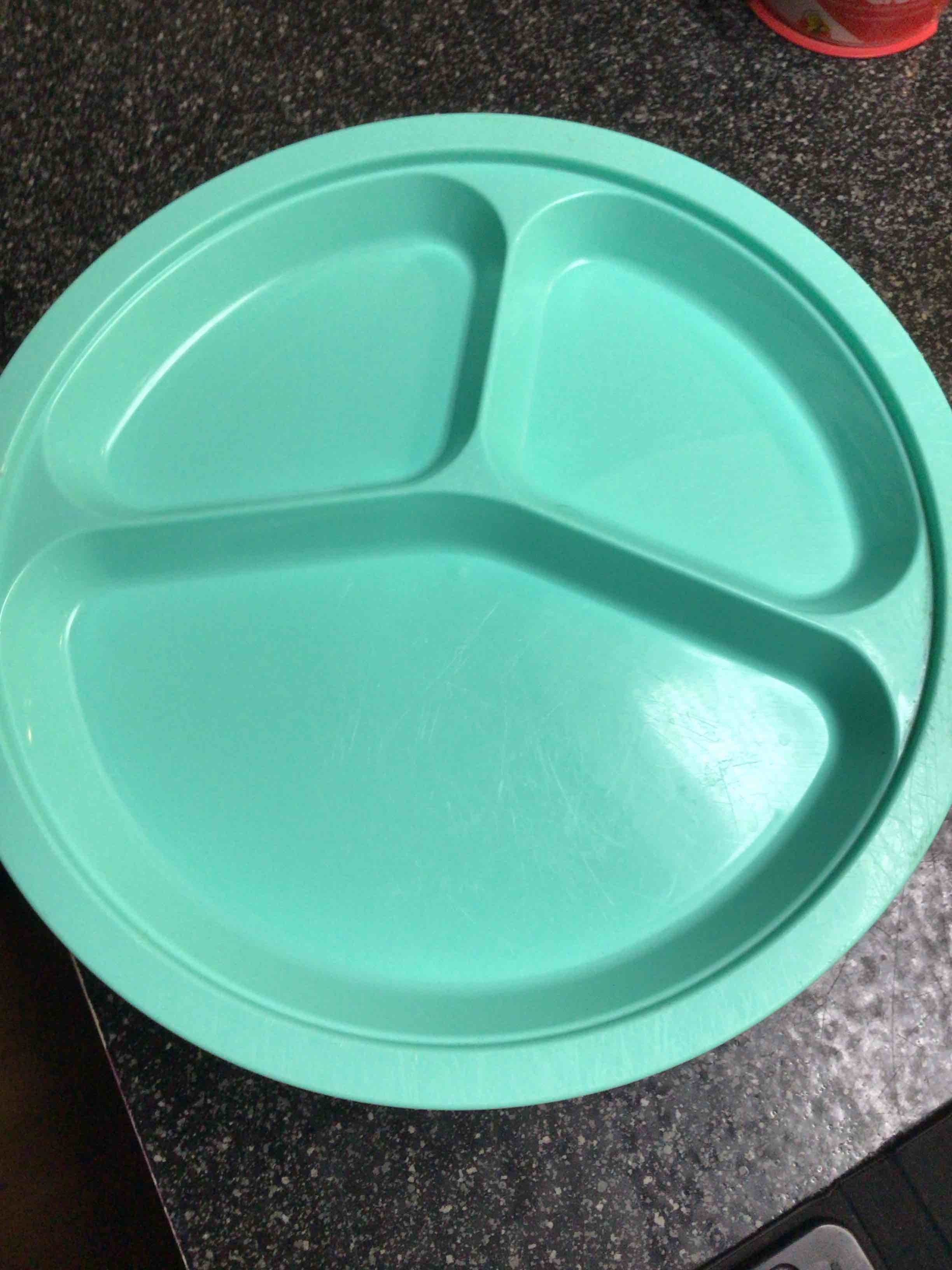 3 Compartment Plates (dishwasher & microwave safe) - 20 count 