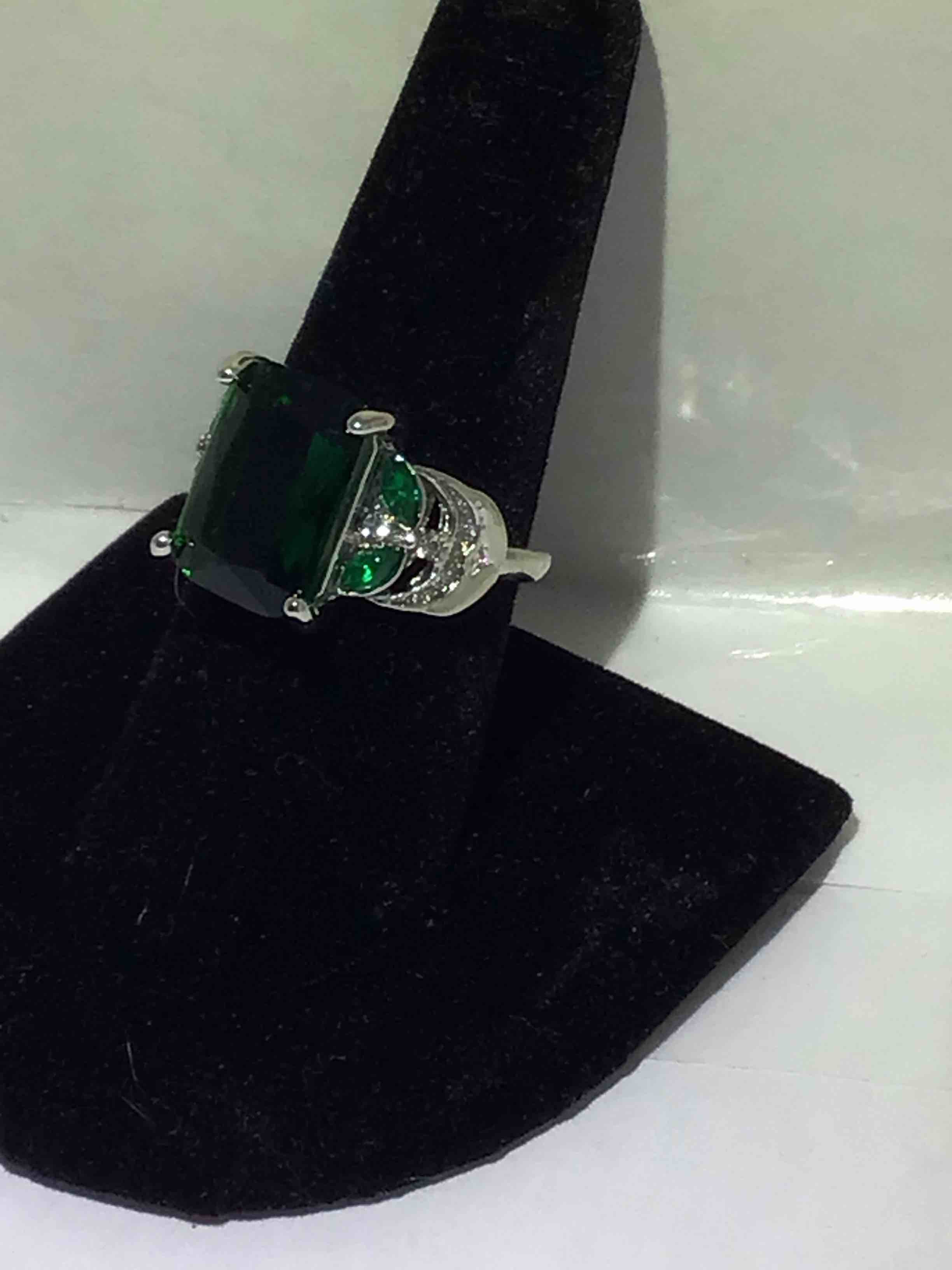 Beautiful - 925 Silver Plated - Emerald/Sapphire Cocktail Ring - Size - 8 