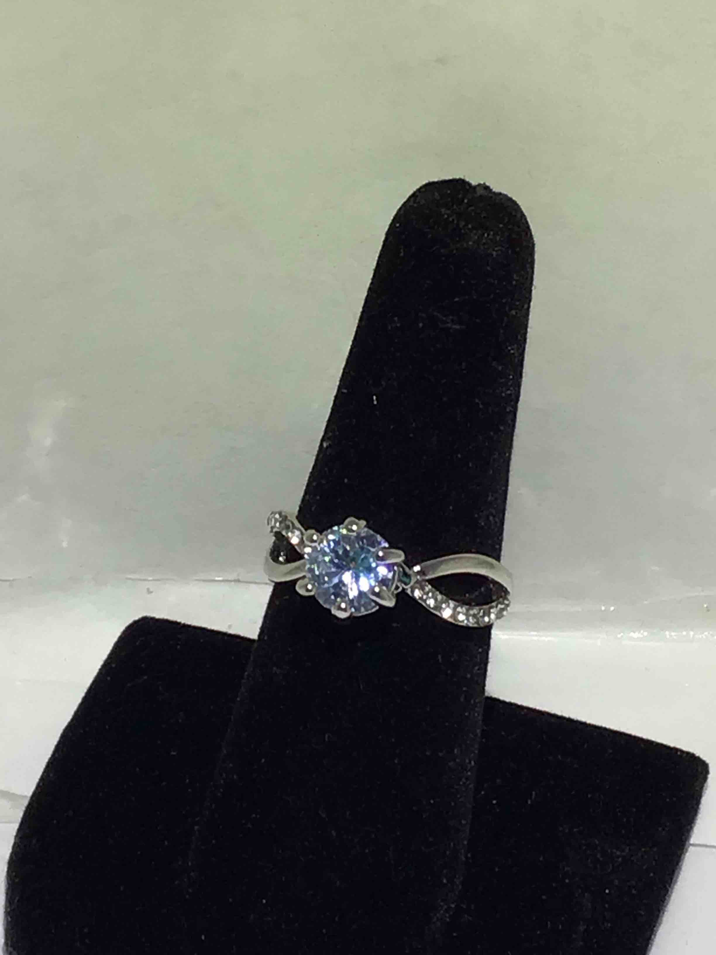 Beautiful - 925 Silver Plated - Multi Stone Sapphire Ring - size - 7 