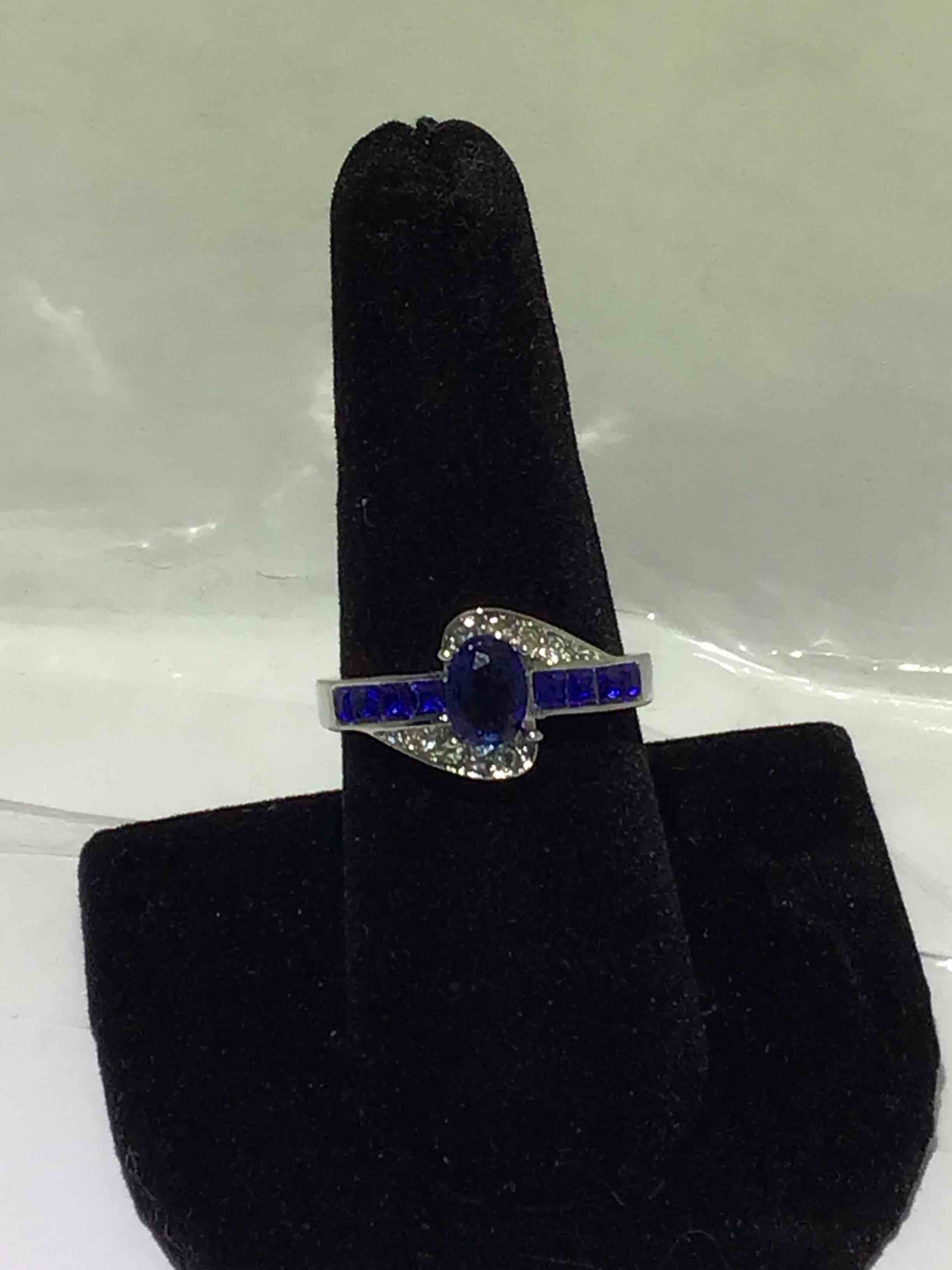 Beautiful - 925 Silver Plated - Blue/White Sapphire Ring - size - 8  