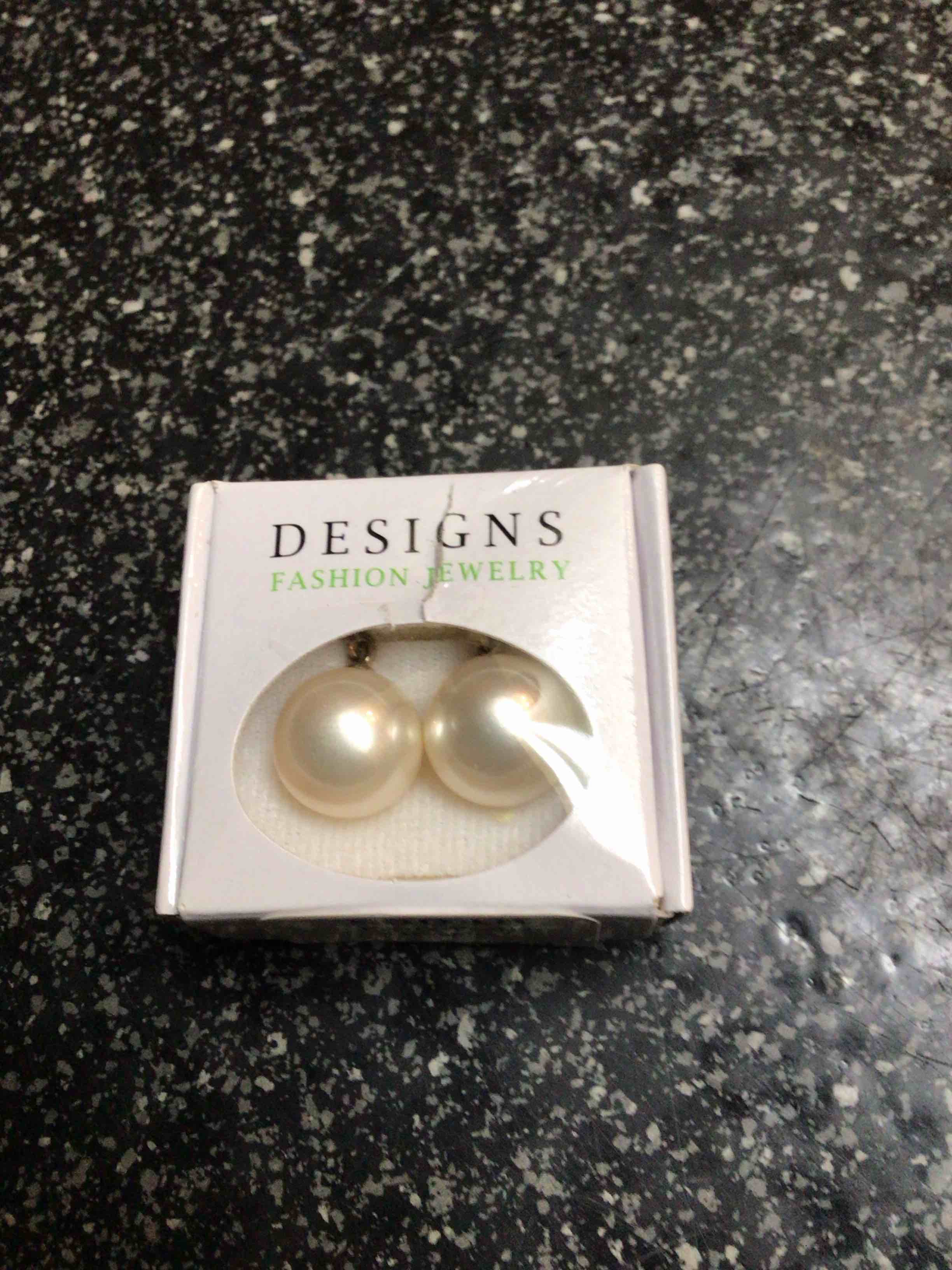 Fashion Jewelry - Designs - Pretty Pearl Dangle Earrings