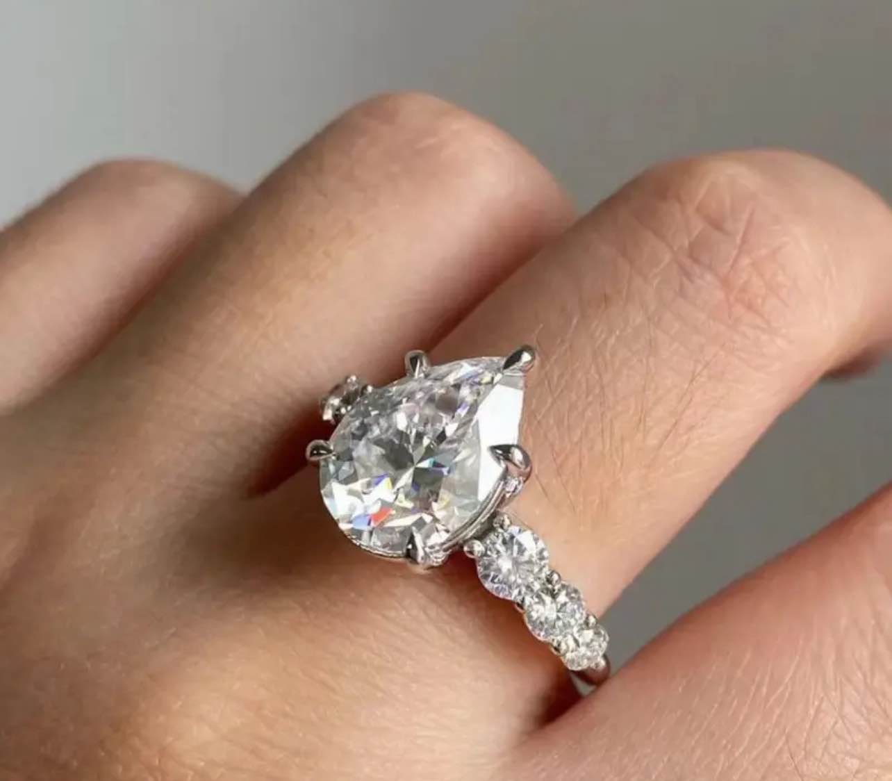 Beautiful 925 Silver Plated Sapphire Ring Sz 7