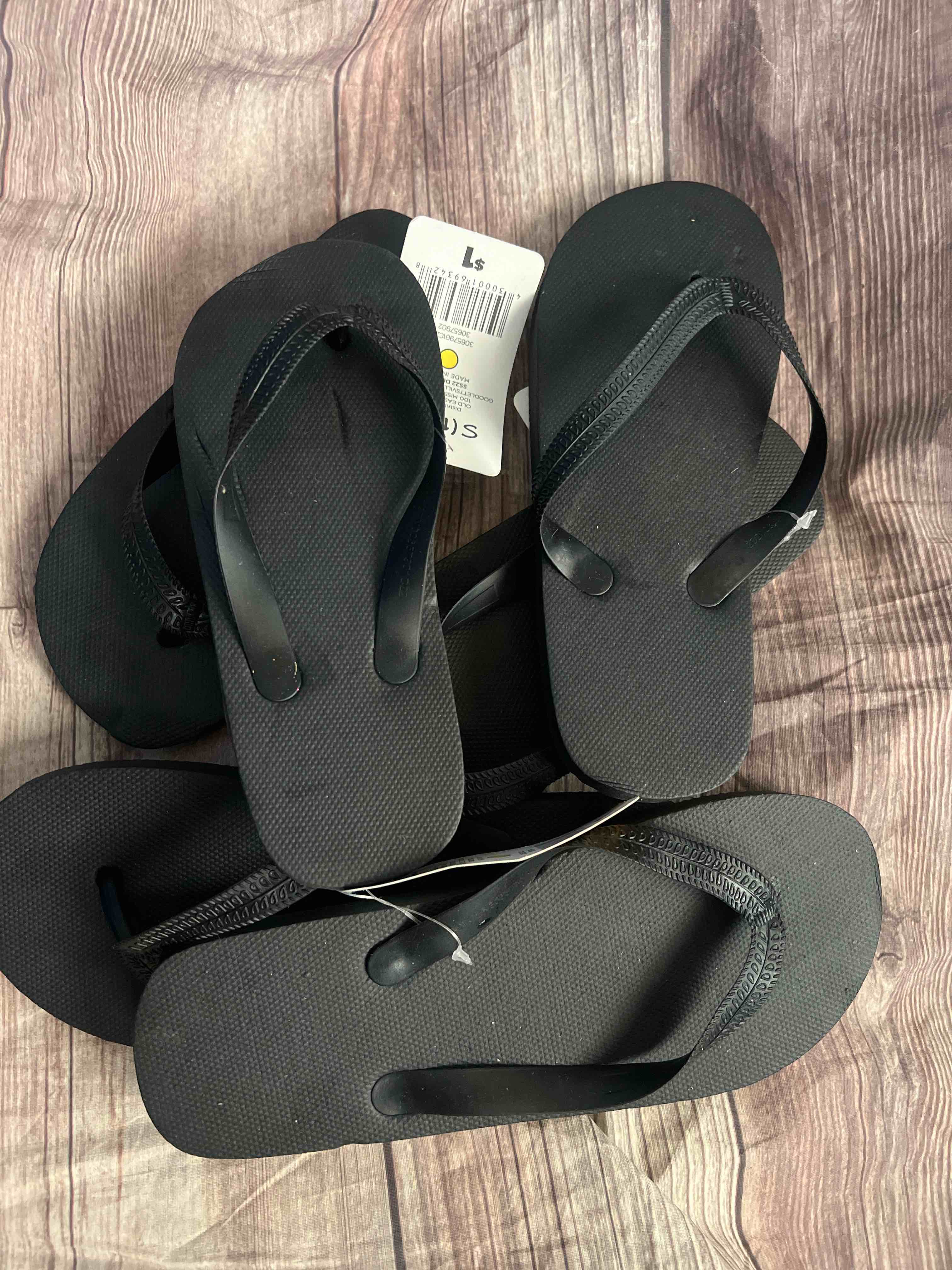 Lot of kids flip flops 