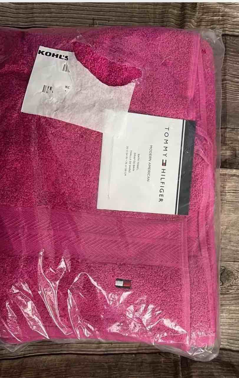 Tommy Hilfiger Bath Towel