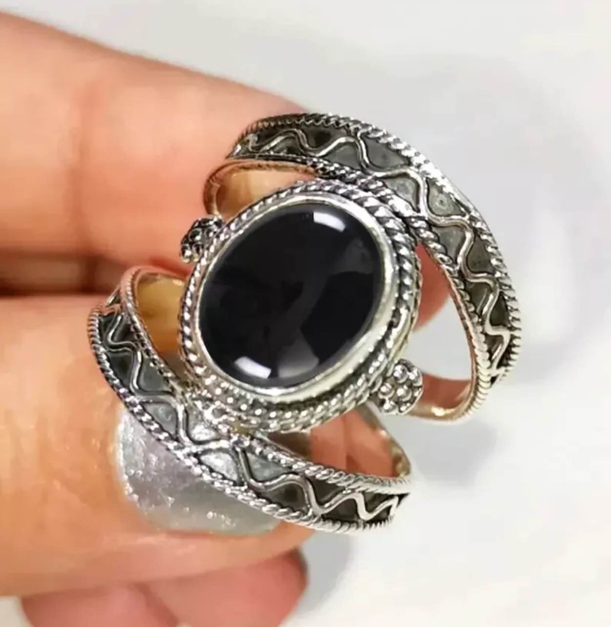 Beautiful 926 Silver Plated Black Onyx Ring Size8