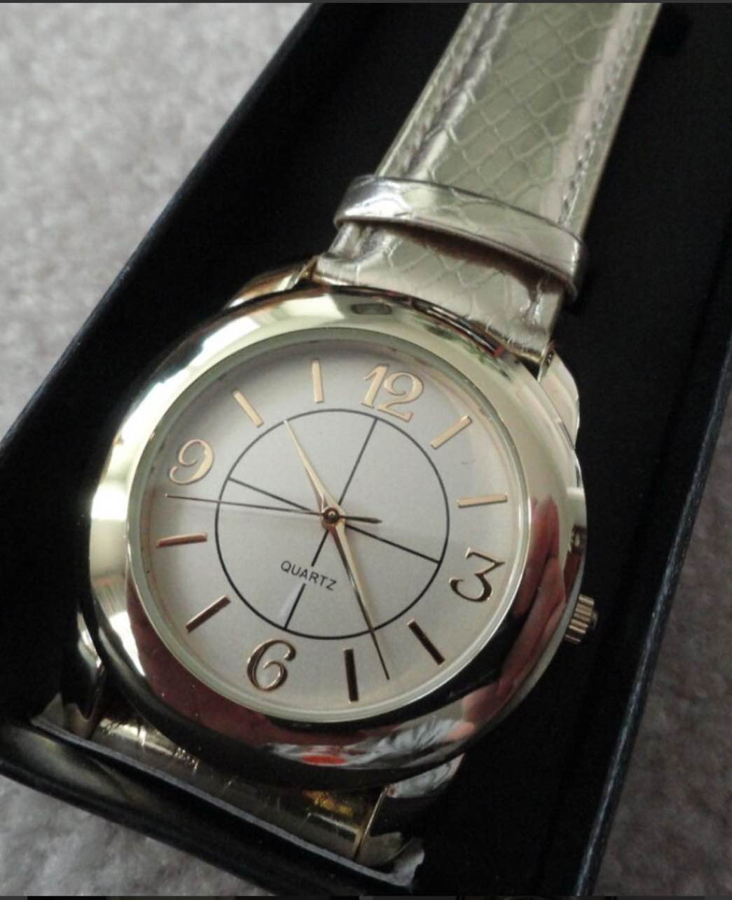 Women’s Beautiful Watch 