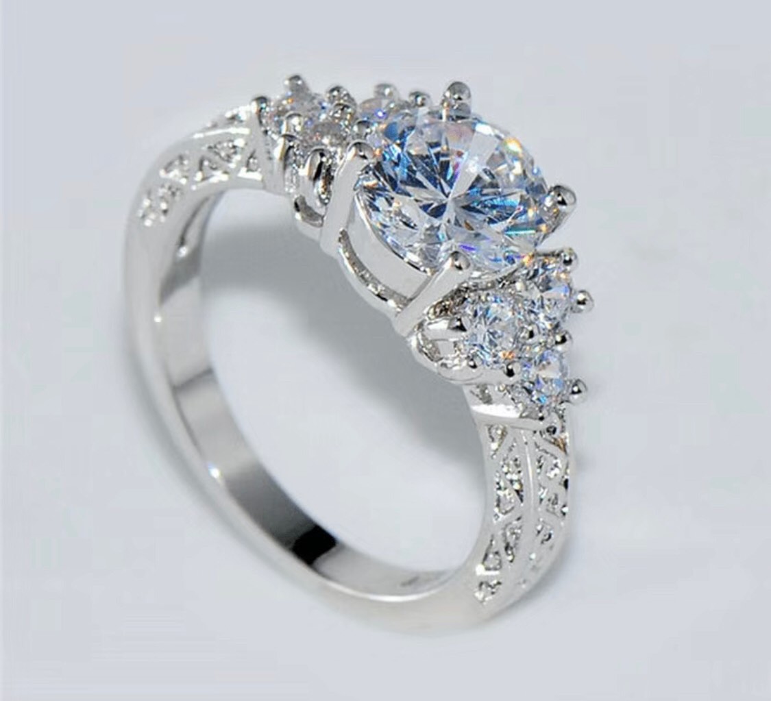 Beautiful 925 Silver Sapphire Ring Sz 7