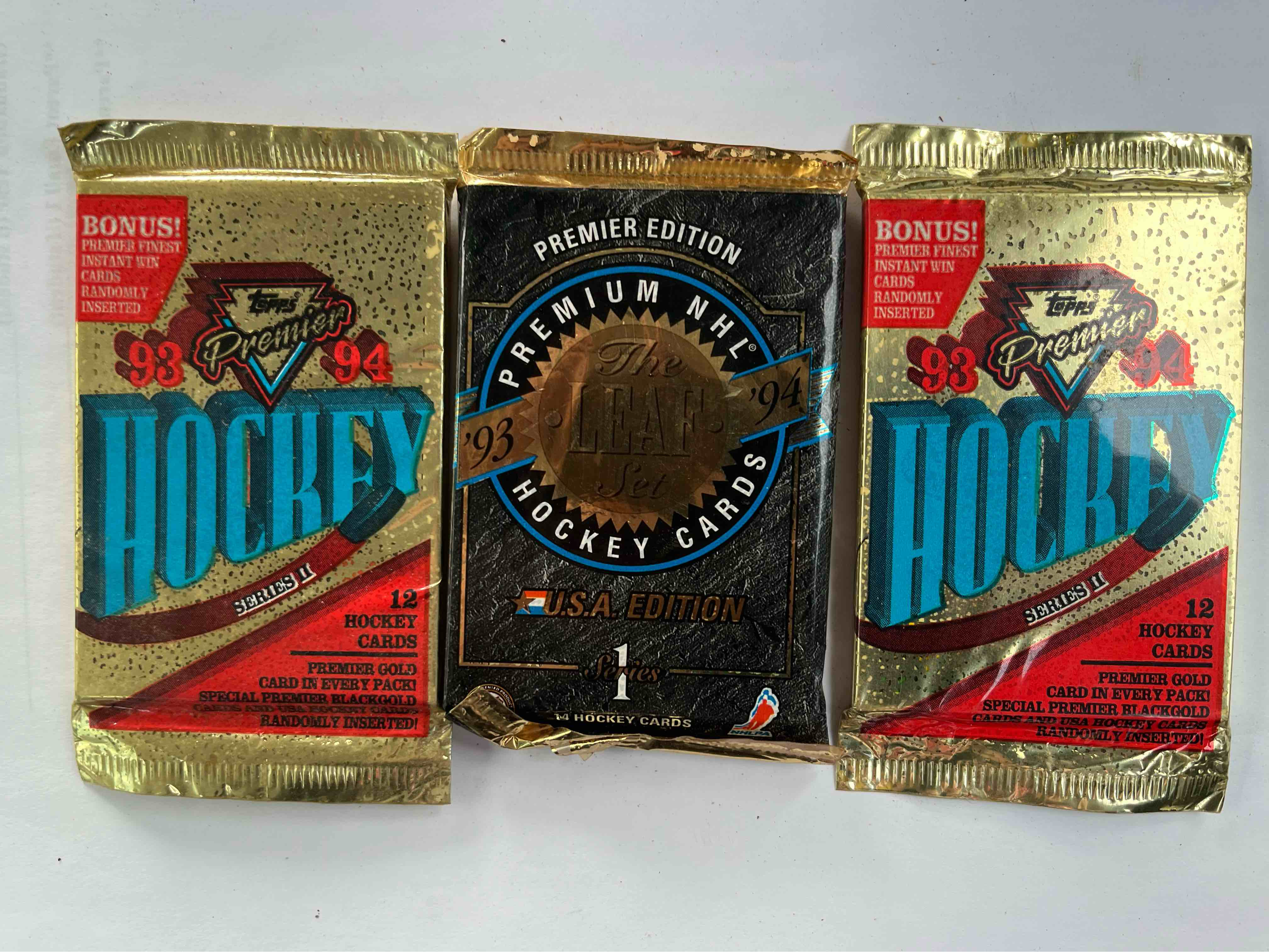 UNOPENED 93-94 NHL HOCKEY TRADING CARD WAX PACKS 
