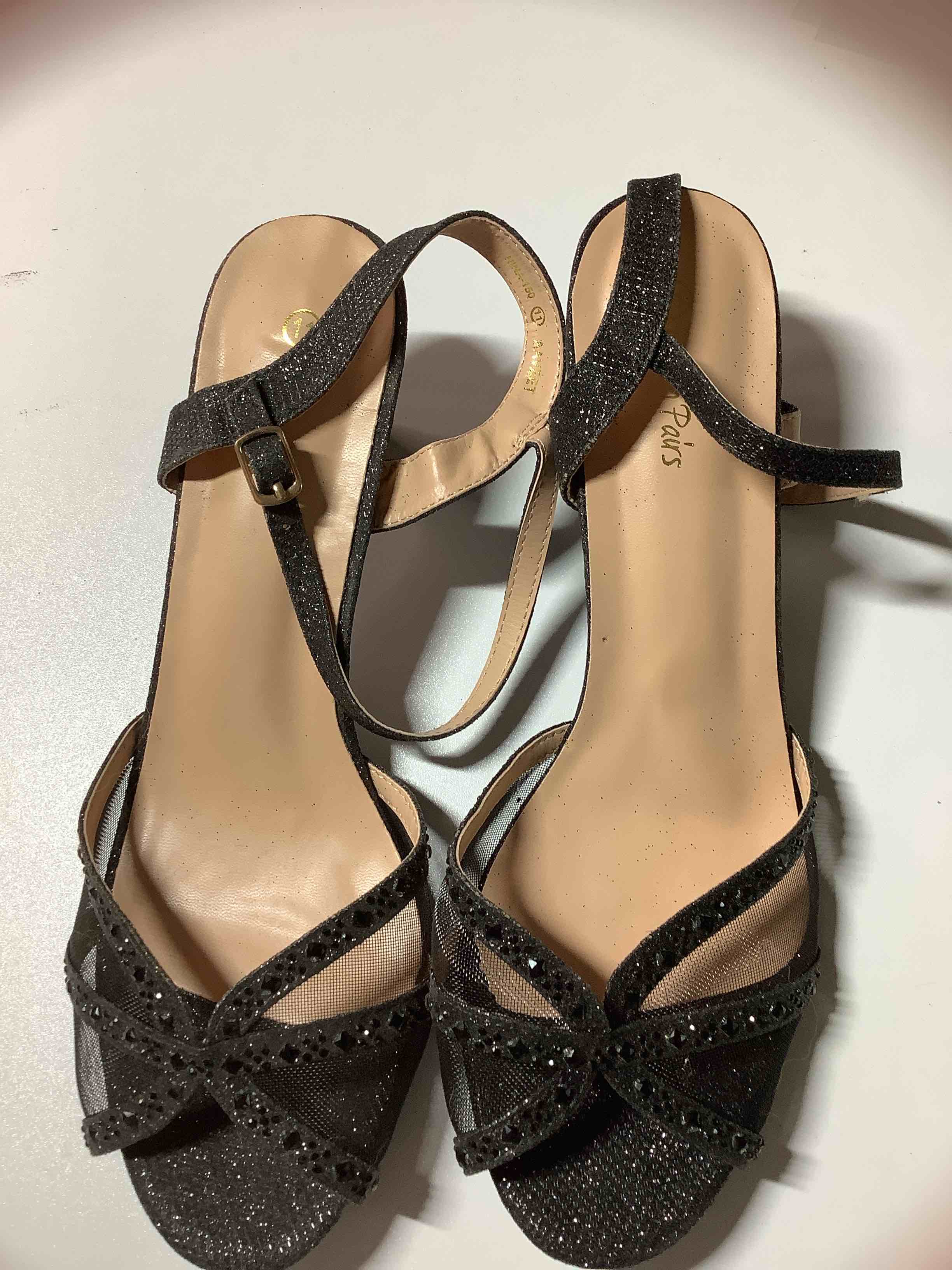 SIZE 11 DREAM PAIRS PUMPS