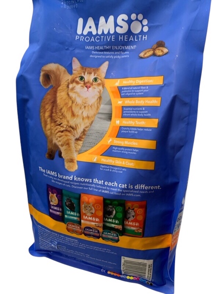 Iams Healthy Enjoyment Dry Cat Food Chicken & Salmon 