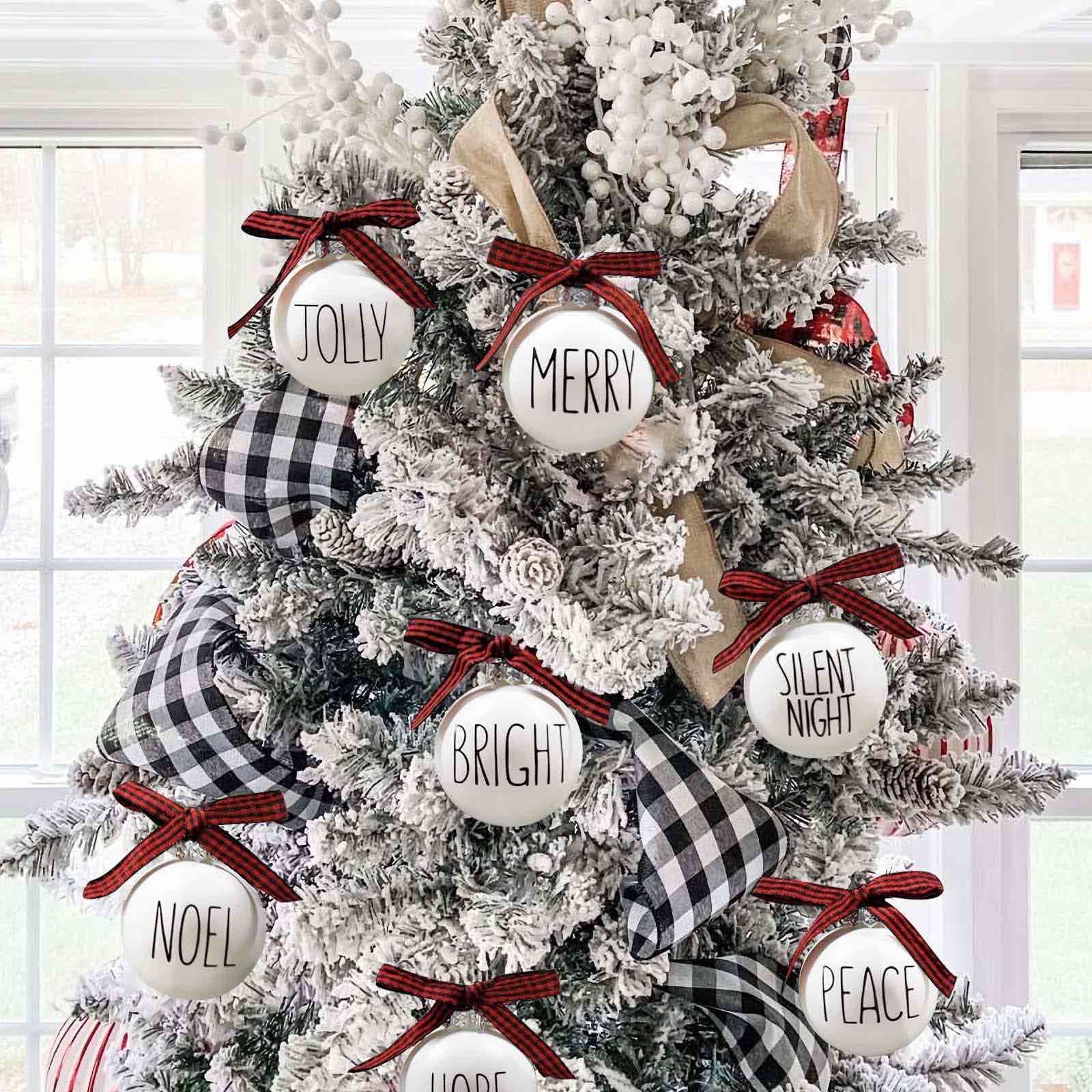 16 Pieces Buffalo Plaid Christmas Tree Ornaments Matte Christmas Word Hanging Decoration with Bows for Farmhouse Party Supply (Black Red Plaid, White Ball) — Content May Vary