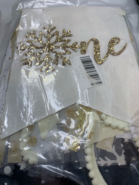 Snowflake High Chair Tassels Banner For Baby - Winter Wonderland High Chair Decoration?First Birthday Snowflake Tassels Banner?1st Frozen-Themed High Chair Garland?Snowflake One Banner For Baby Shower