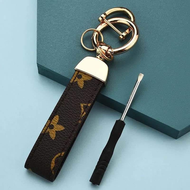 YoloFami Car Keychain, PU Car Keychain Brown