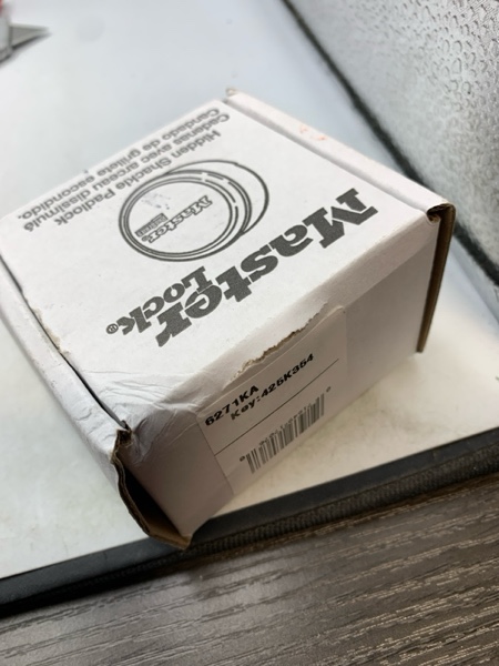 Master Lock 6271KA 1Pack - 2-7/8in. ProSeries Reinforced Hidden Shackle Rekeyable Pin Tumbler Keyed Alike Padlock, Chrome