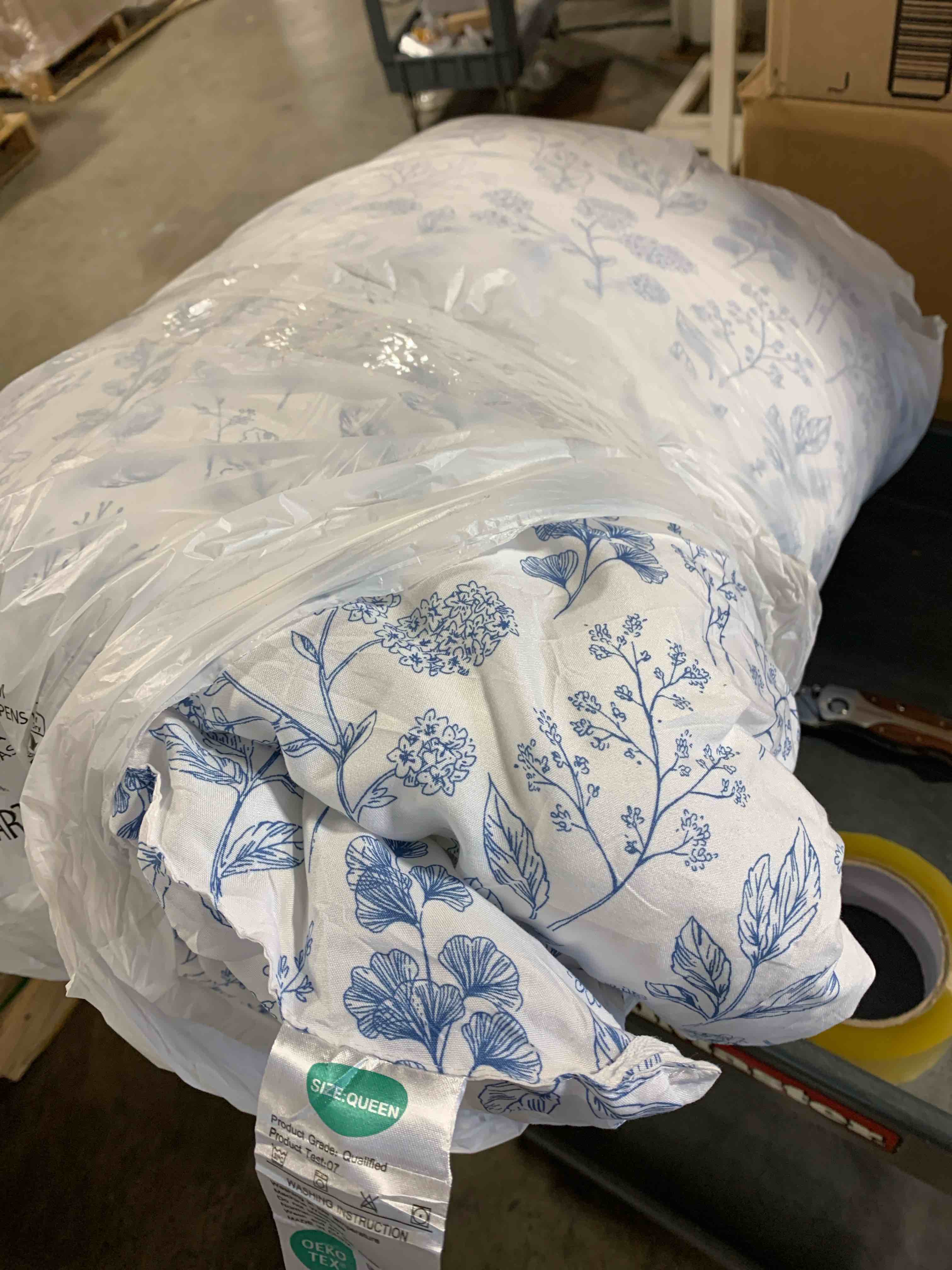 Queen size Comforter 