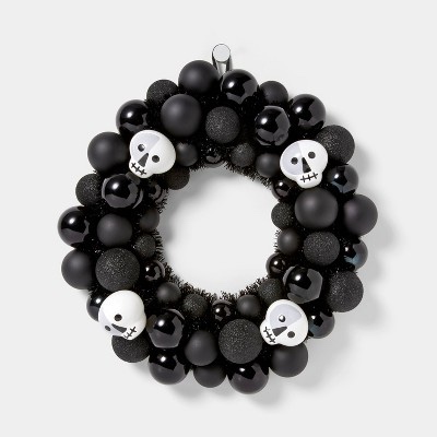 Festival of Frights Skull Black and White Shatterproof Halloween Wreath - Hyde & EEK! Boutique™