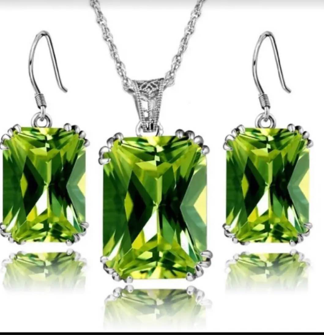 Beautiful 925 Silver Necklace & Earrings Set