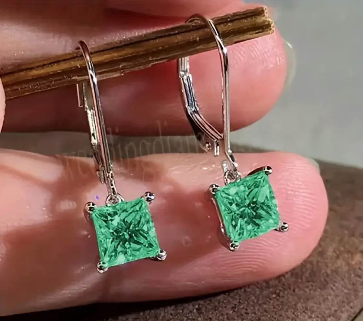 Beautiful 925 Silver Sapphire Earrings 