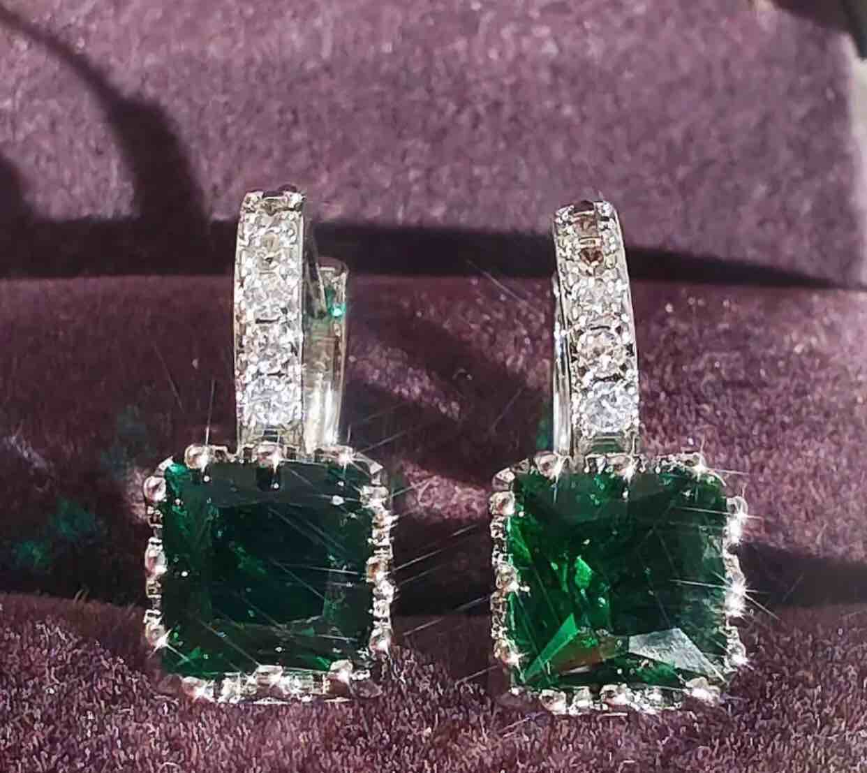 Beautiful 925 Silver Sapphire Earrings 