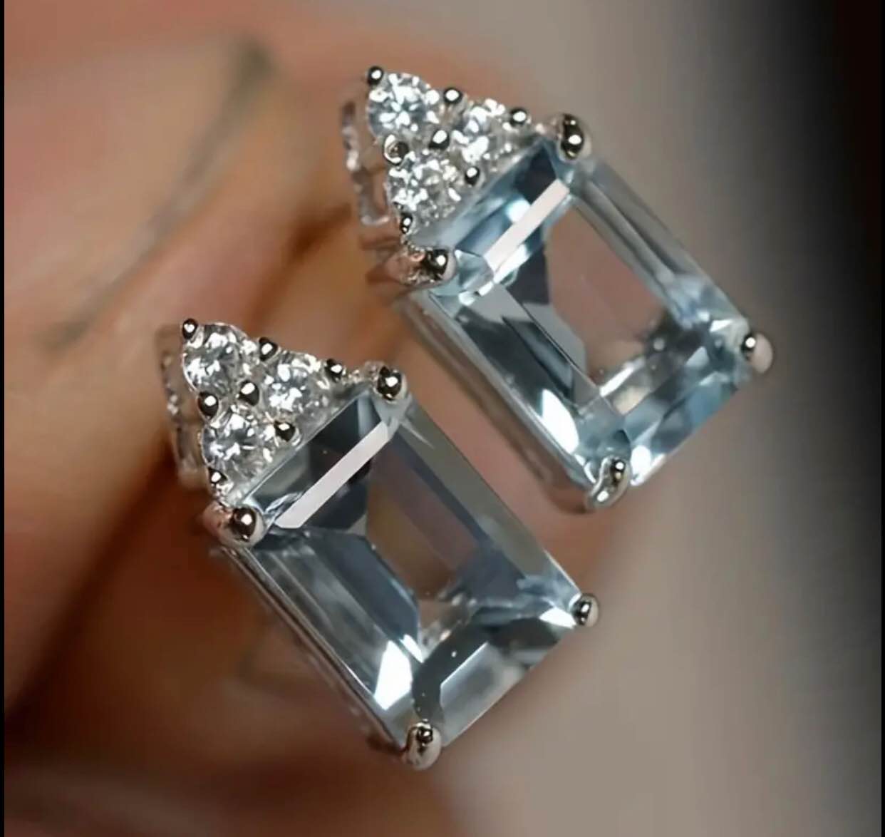 Beautiful 925 Silver Sapphire Earrings 