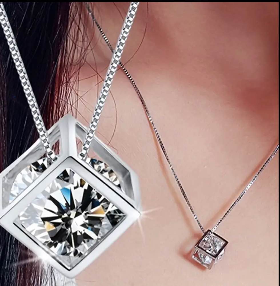 Gorgeous 925 Silver White Sapphire Necklace 