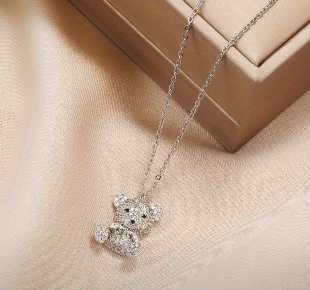 Gorgeous 925 Silver White Sapphire Necklace 