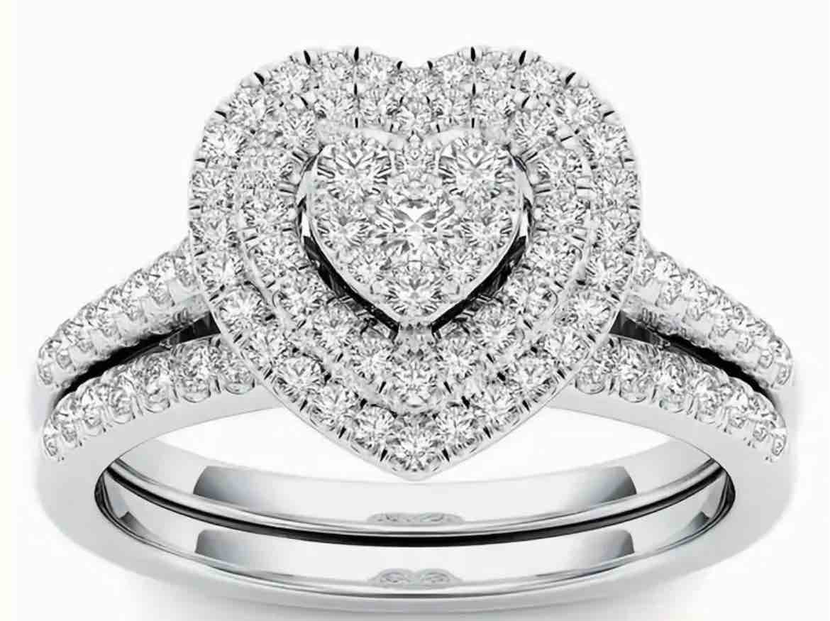 Gorgeous 925 Silver 18K Gold Plated Ring Sz 7