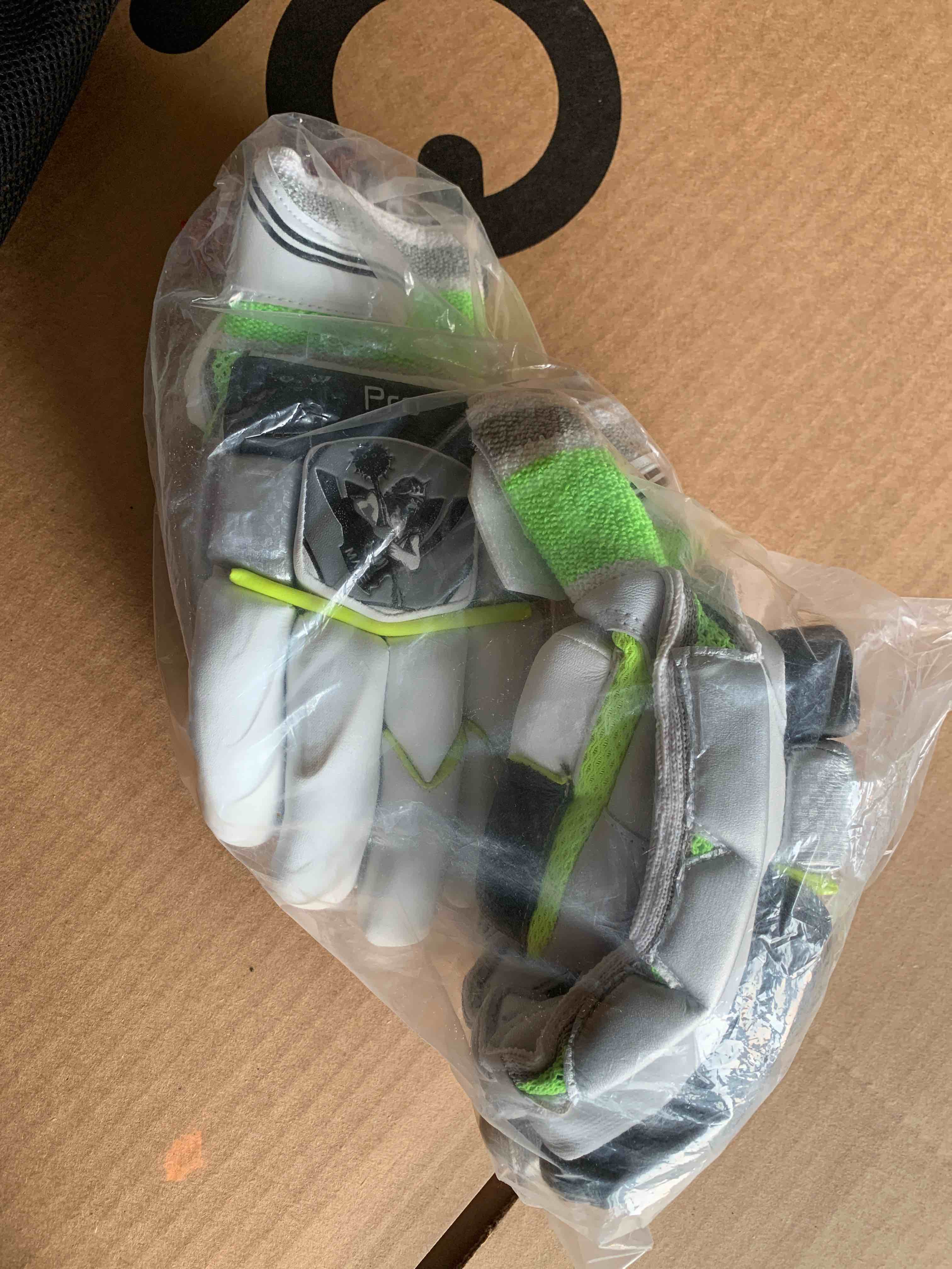 mace pro batting gloves boys LH 