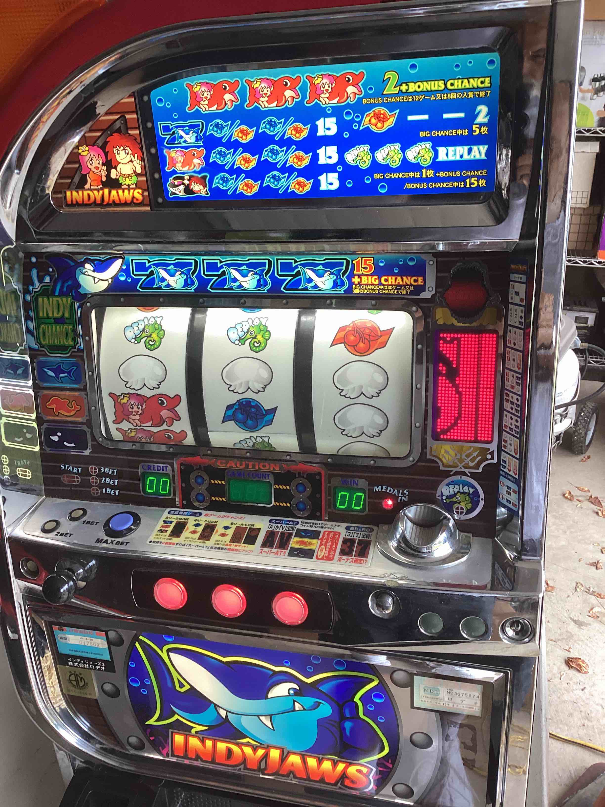 “Indy Jaws” Skill Stop Slot Machine