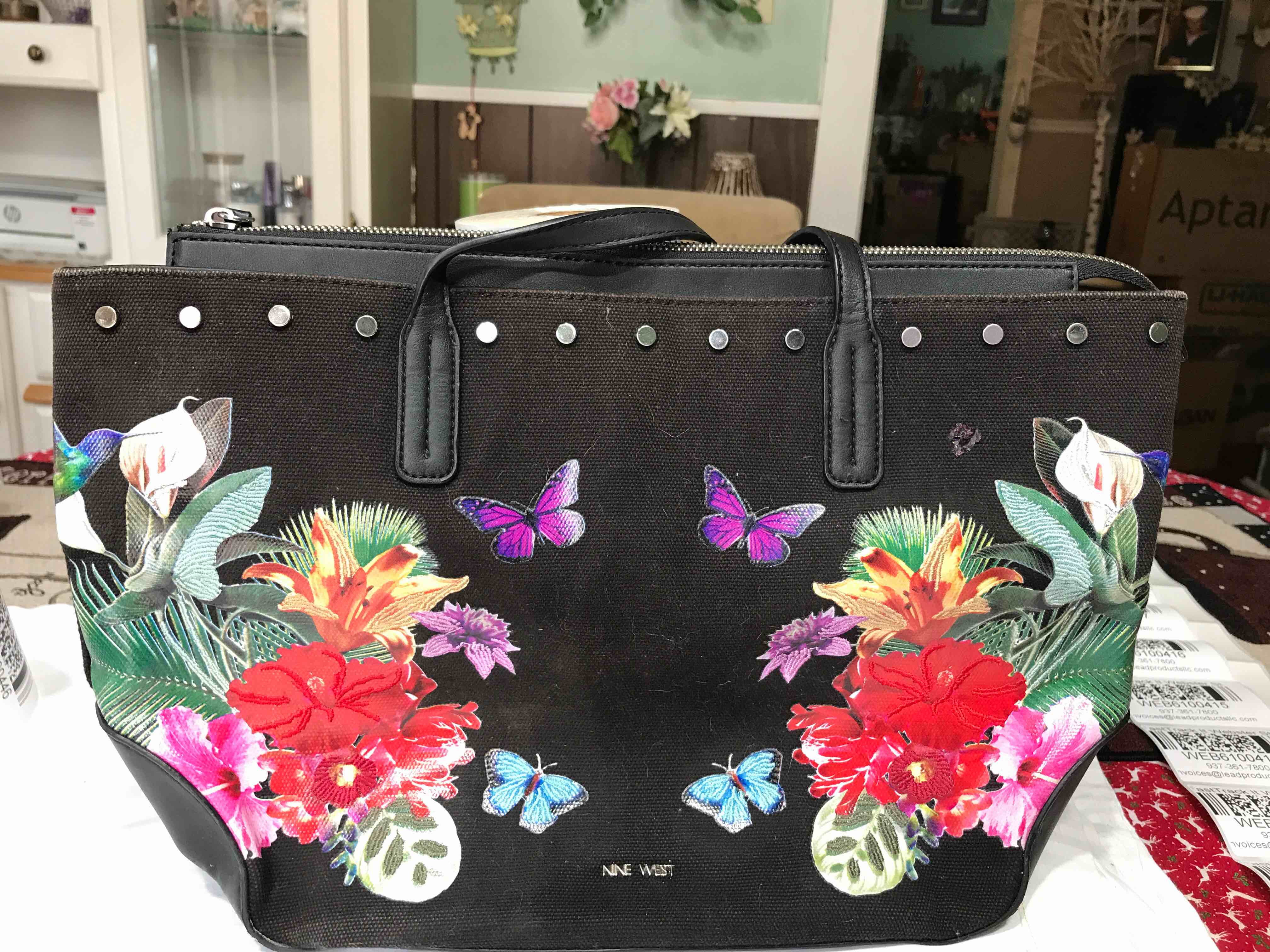 https://s3.amazonaws.com/lotting-images-prod/webster/WEB6100411_1693944051560.jpeg