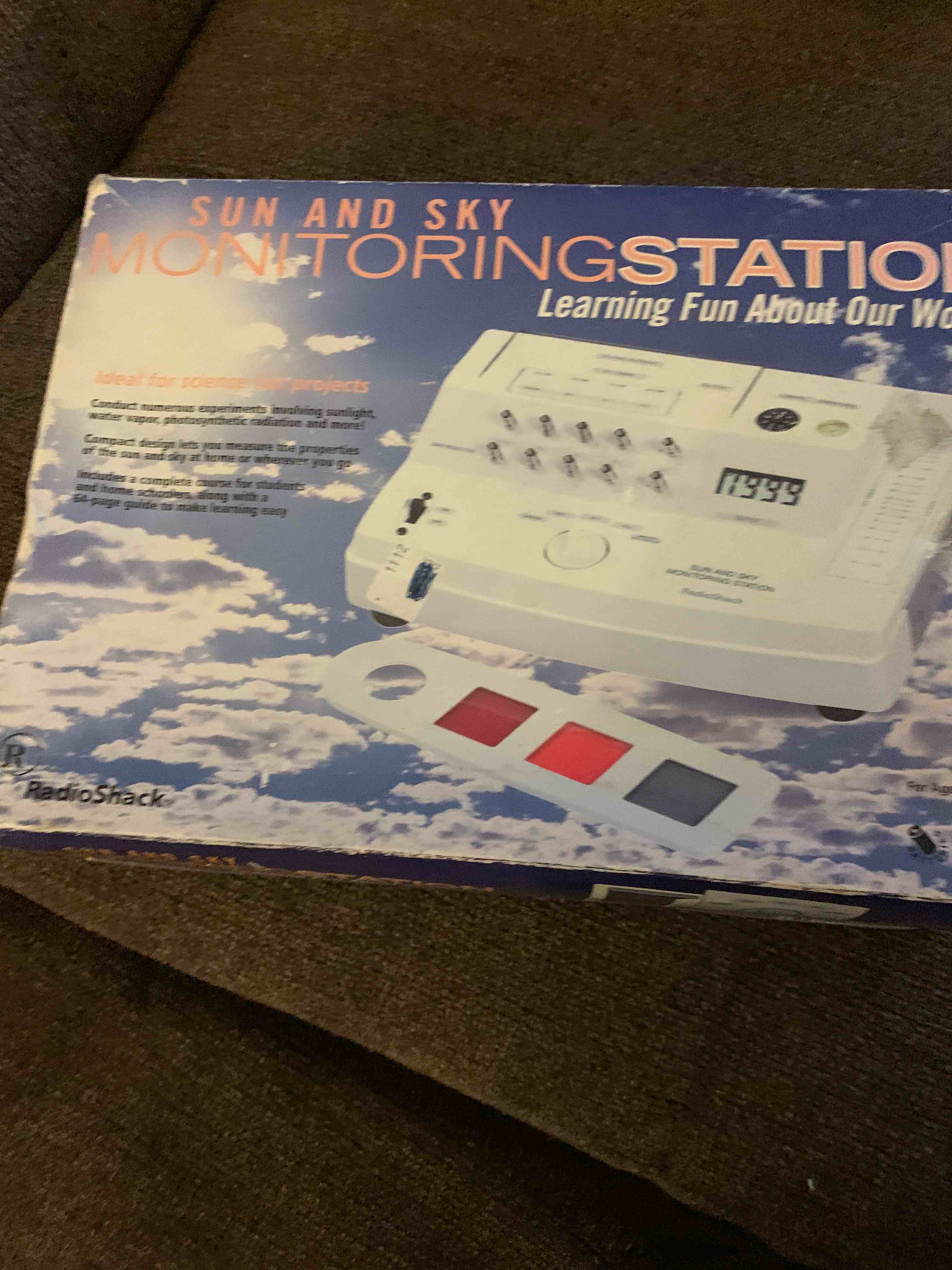 Sun and Sky Monitoring Station