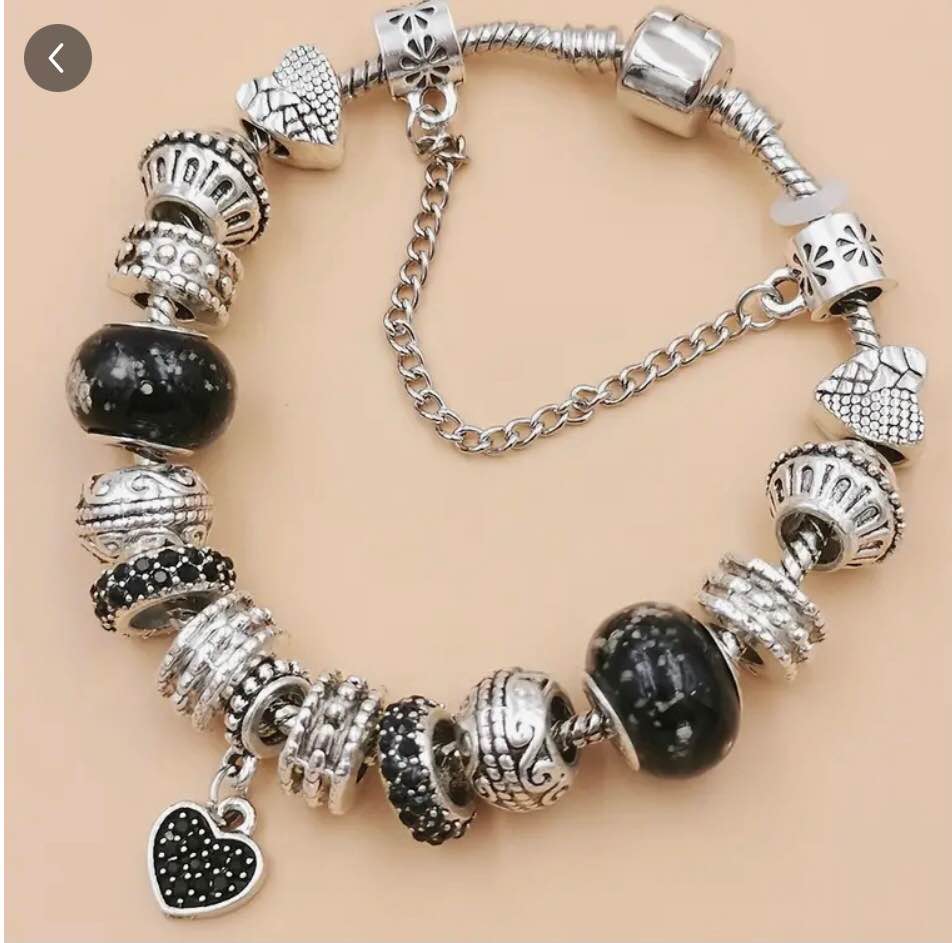 Charm Bracelet with Heart Pendant, Vintage & Bohemian Style, Beaded Adjustable Chain for Women Jewelry Accessory