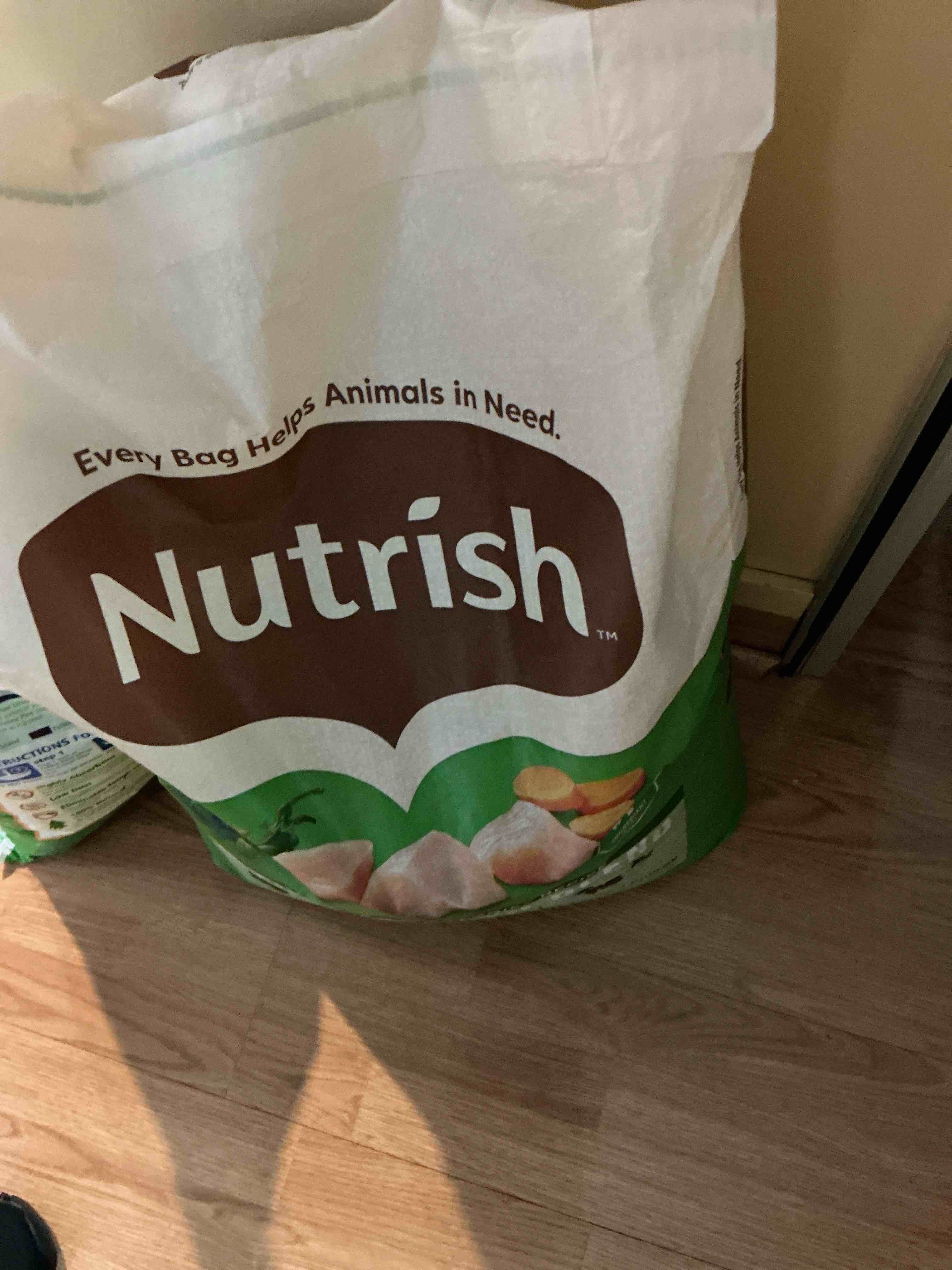 Nutrish  Real Chicken & Veggies Recipe  40 Lbs. 