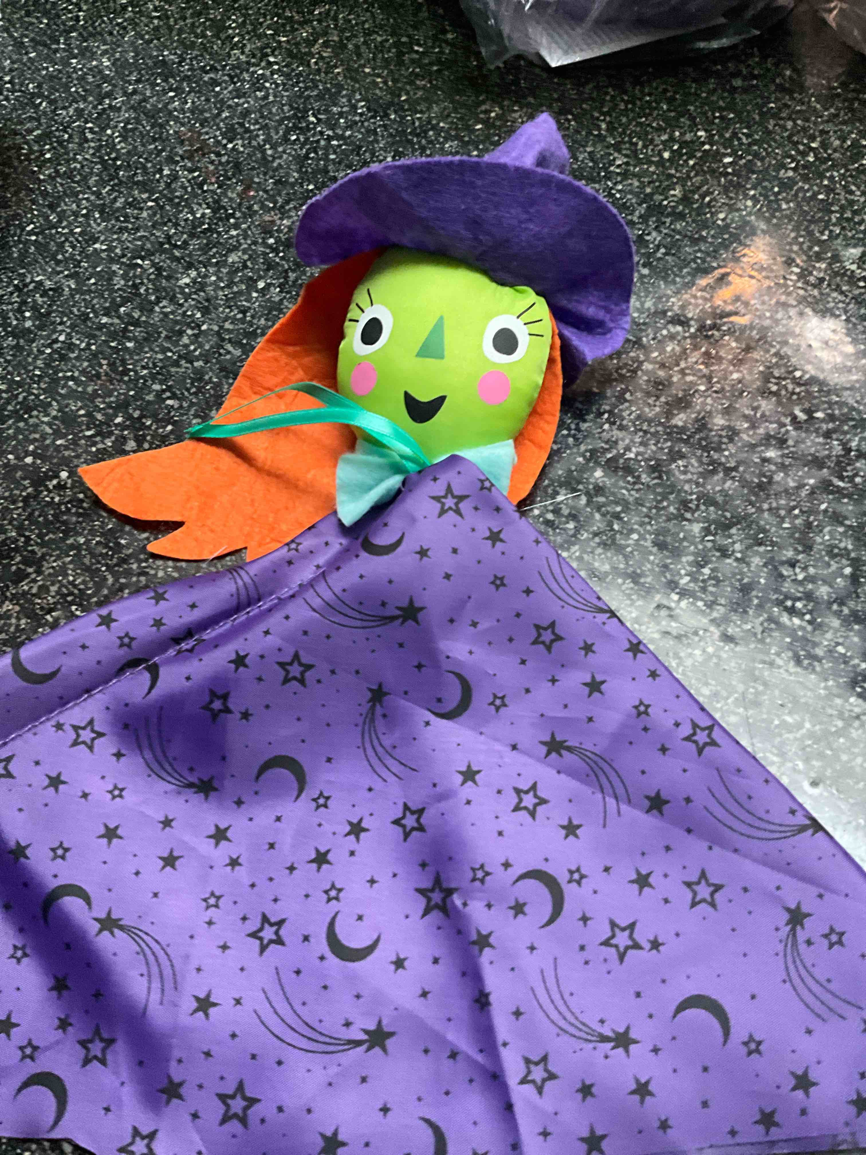 hanging - pose-able - witches 