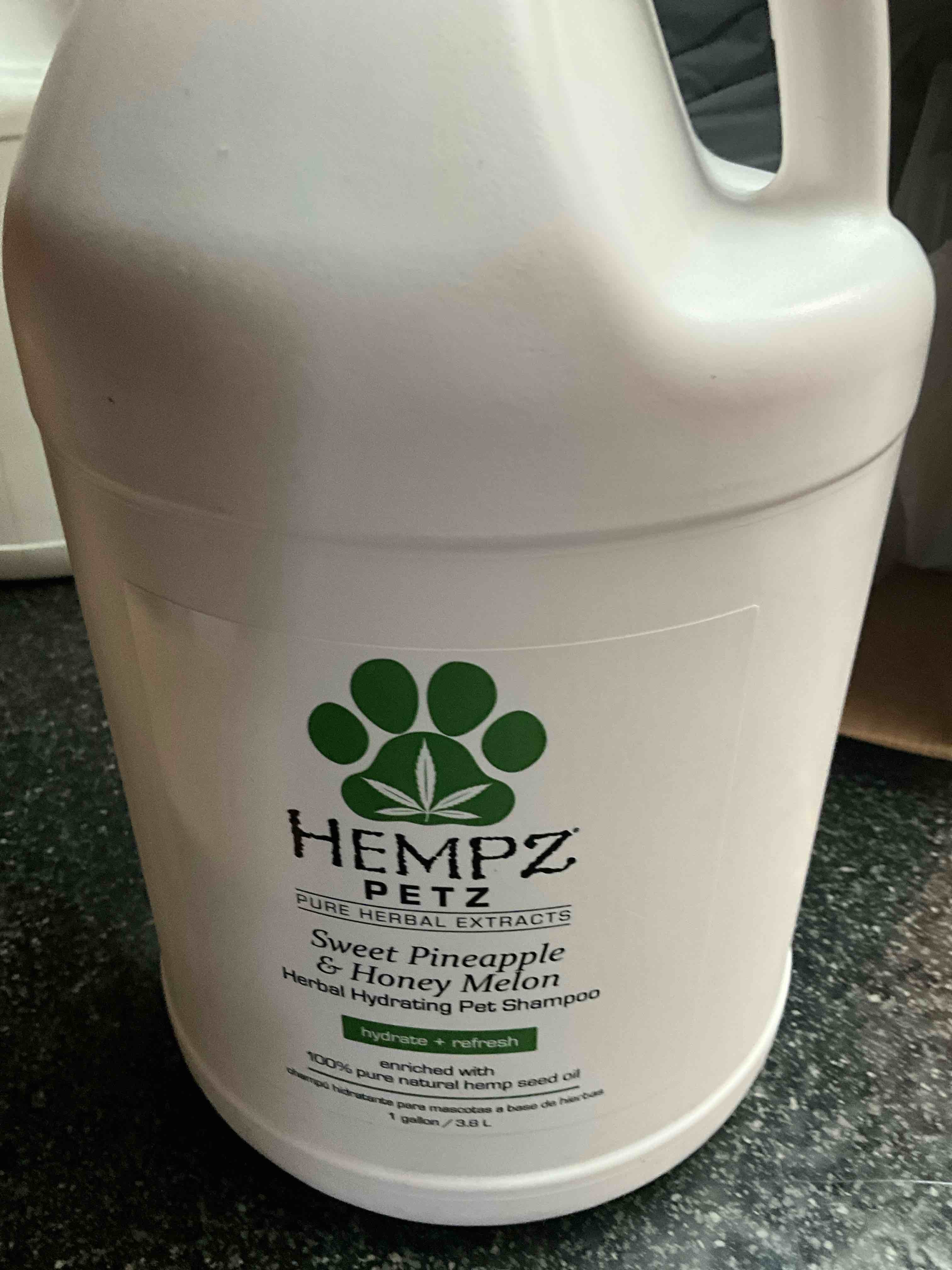 Hempz Petz - Pure Herbal Extracts - Sweet Pineapple & Honey Melon - Pet Shampoo - 1 gal