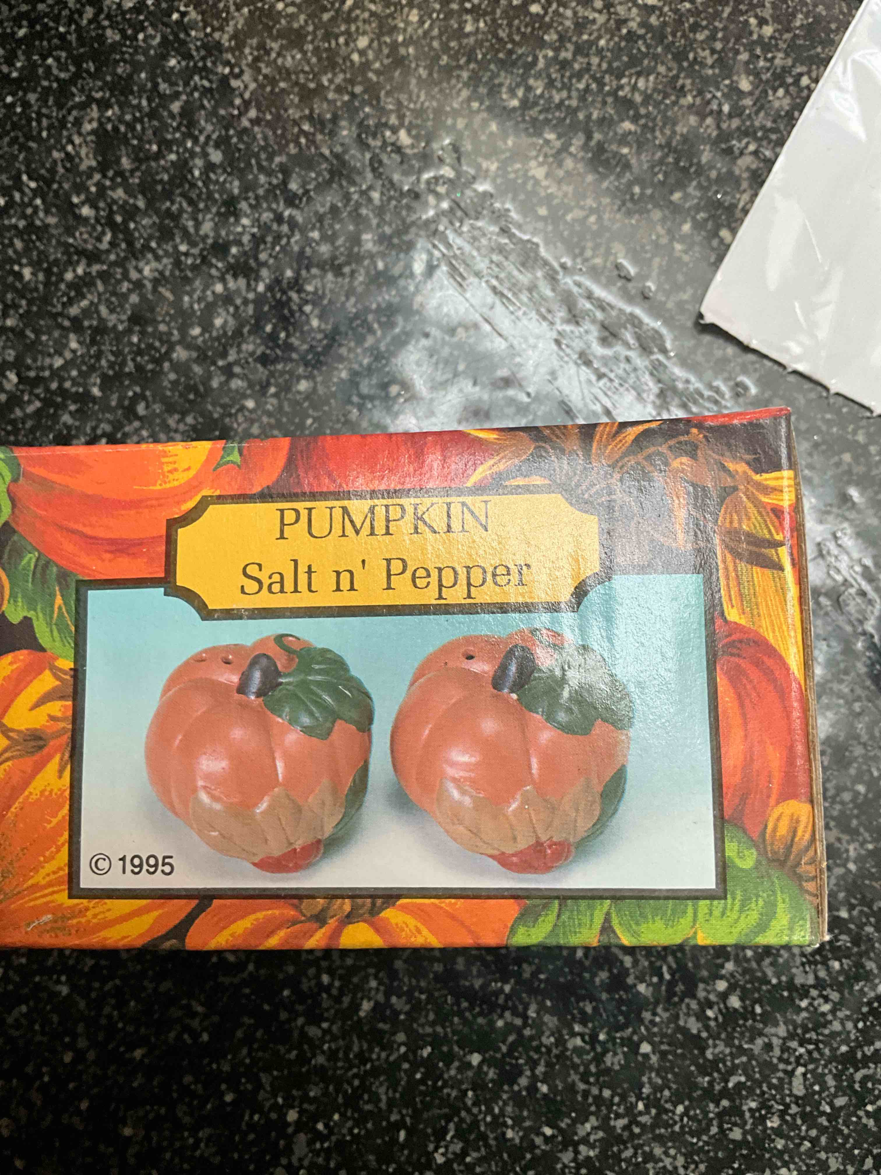 Pumpkin - Salt & Pepper Shakers 