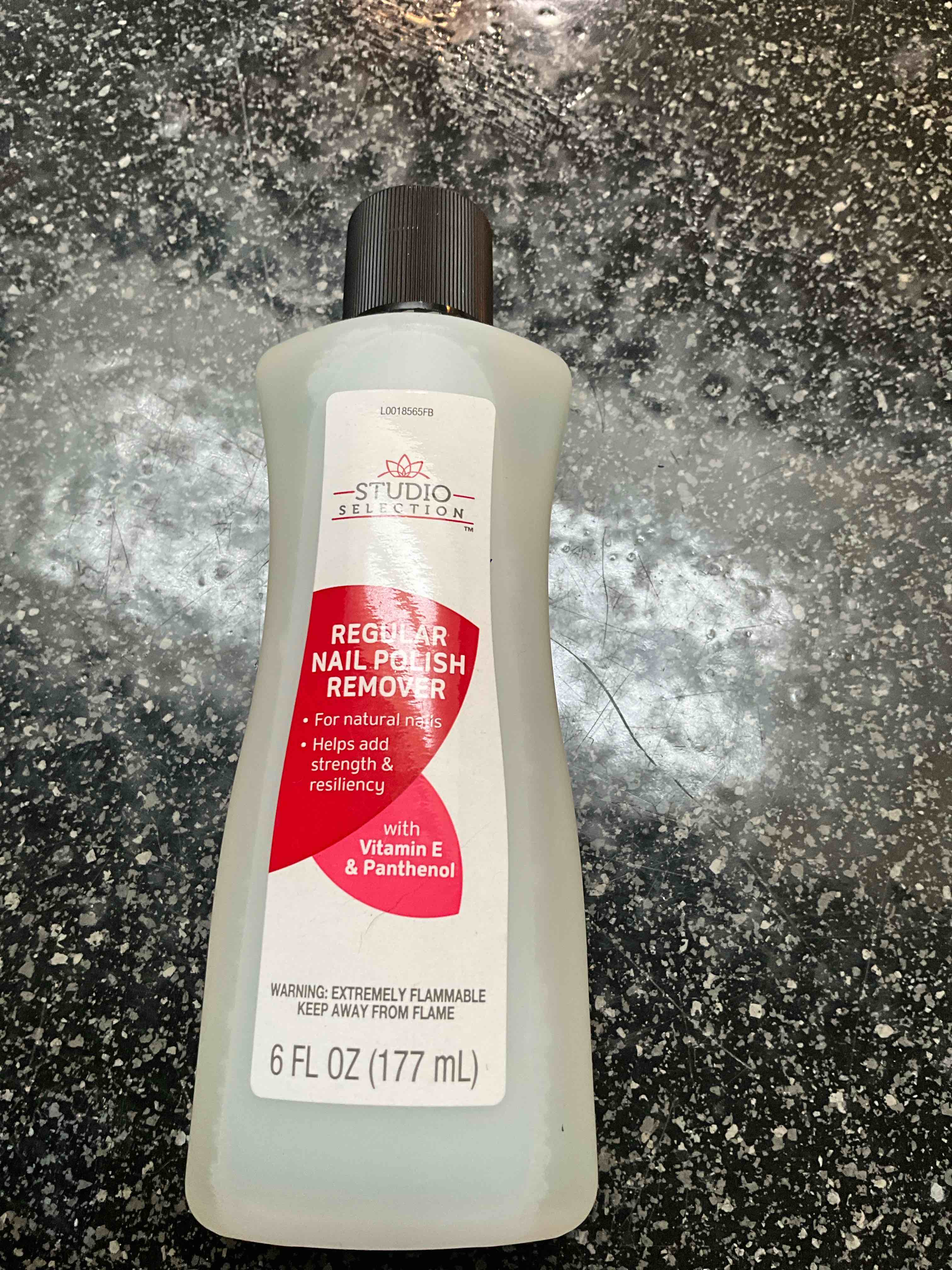 Studio Selection - Regular Nail Polish Remover - 6 oz 