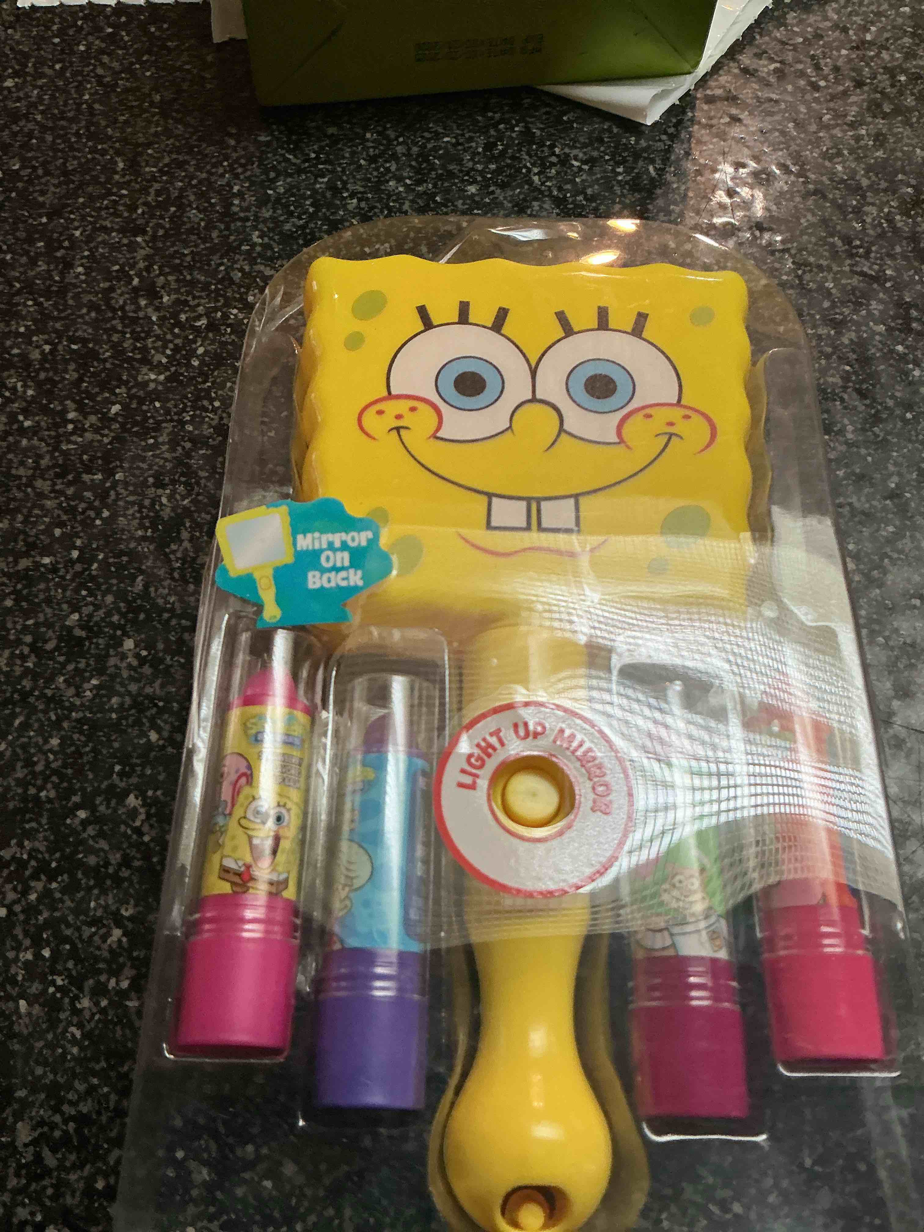 sponge bob light mirror with 4 plant based glosses 