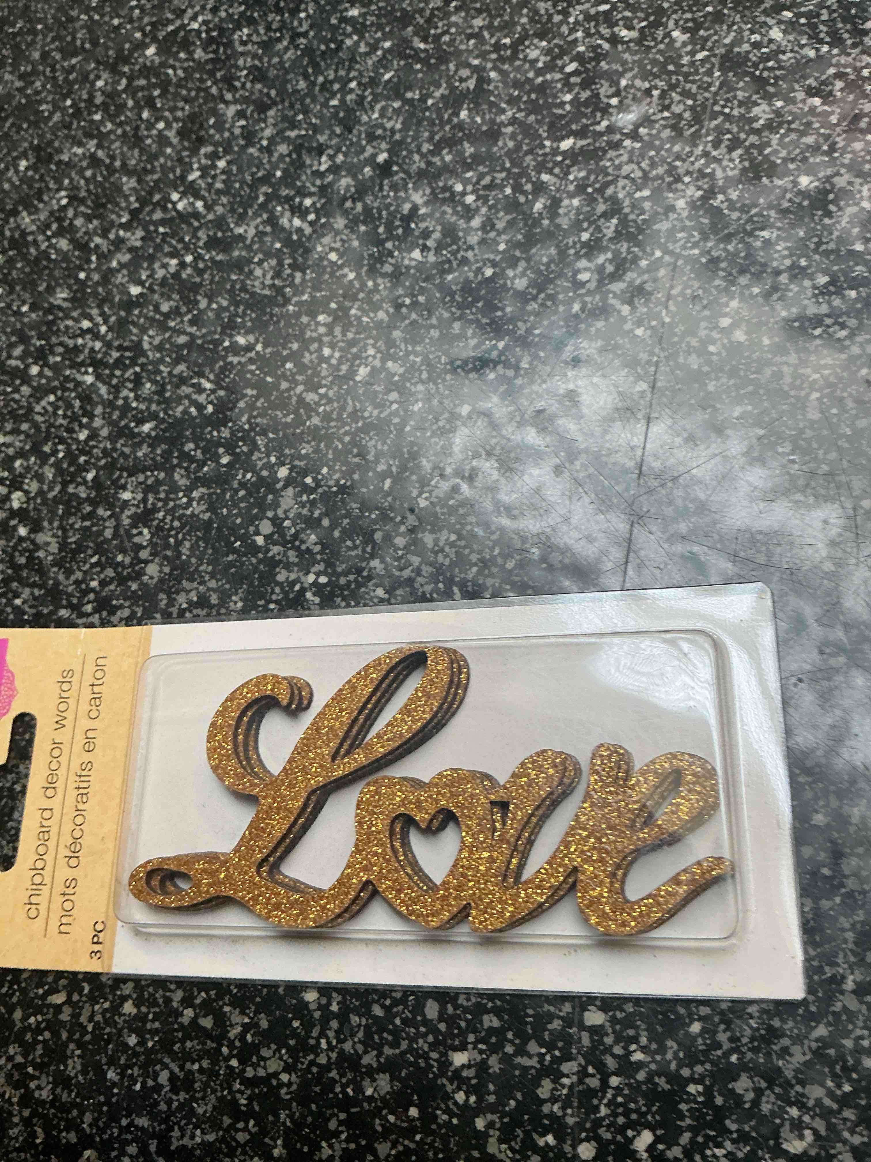 Crafters Square - Chipboard Decor Words - (love) 