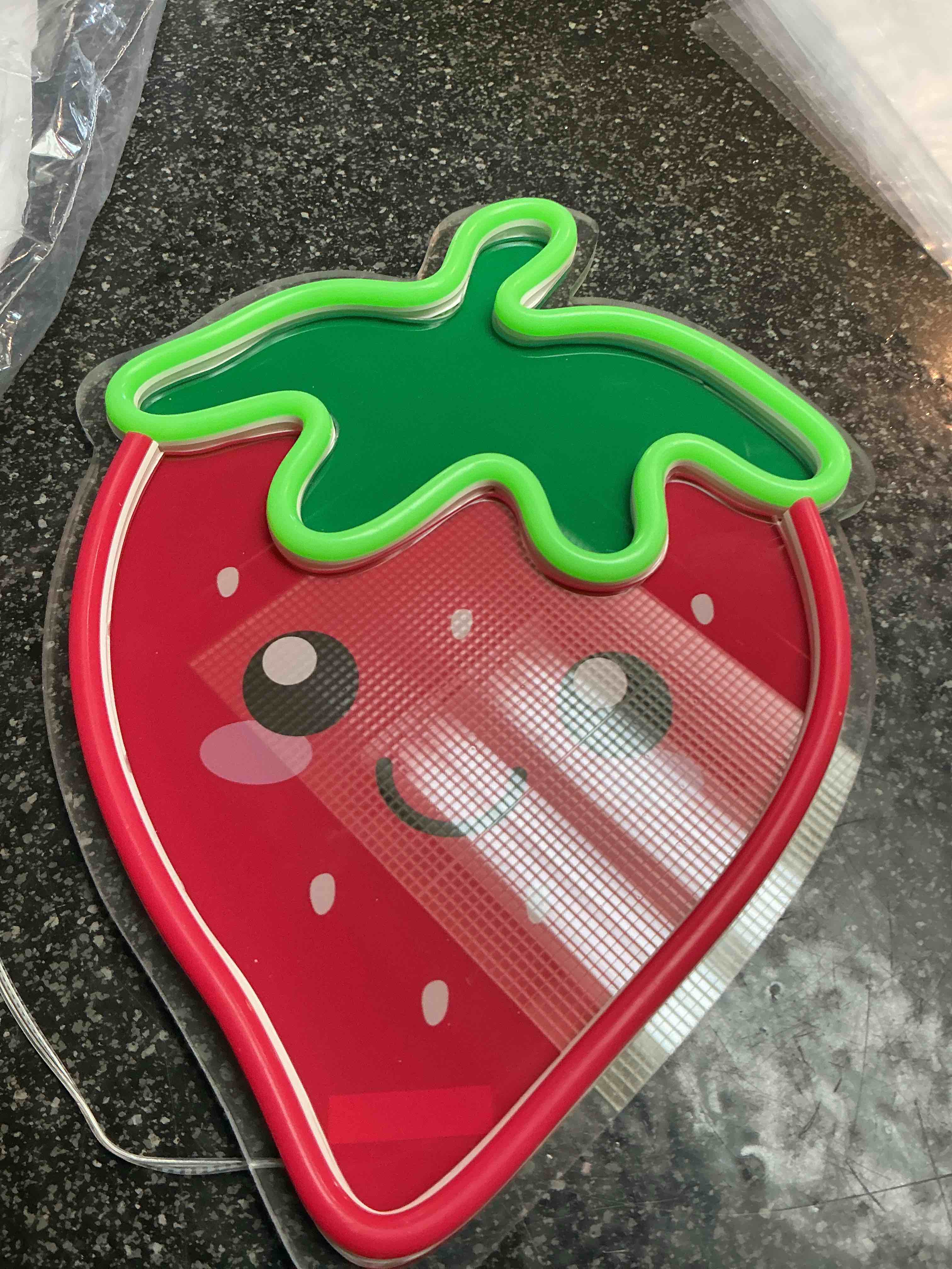 Strawberry - LED - Wall Light (battery operated)