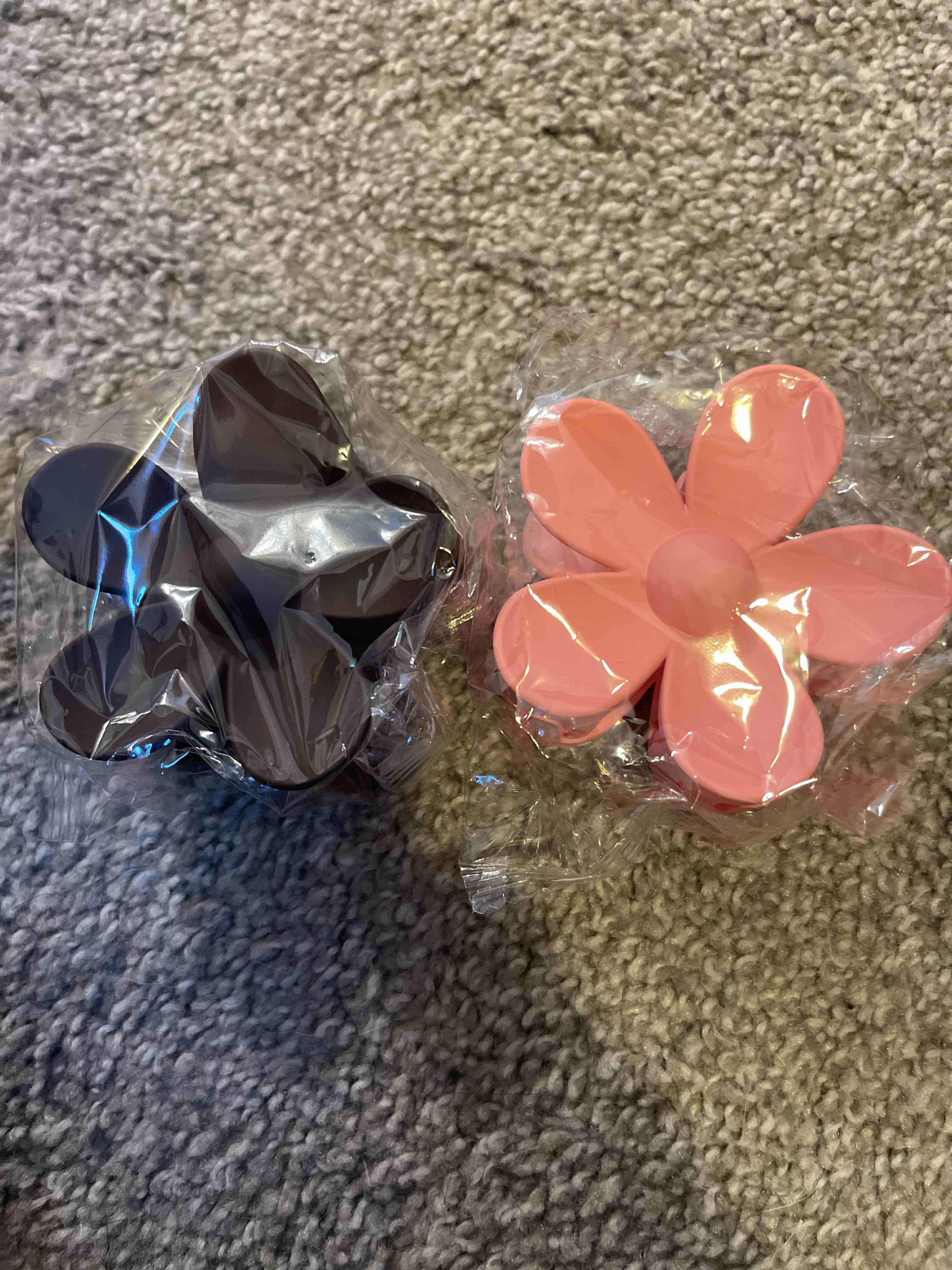 Flower Hair Clips 2 CT 