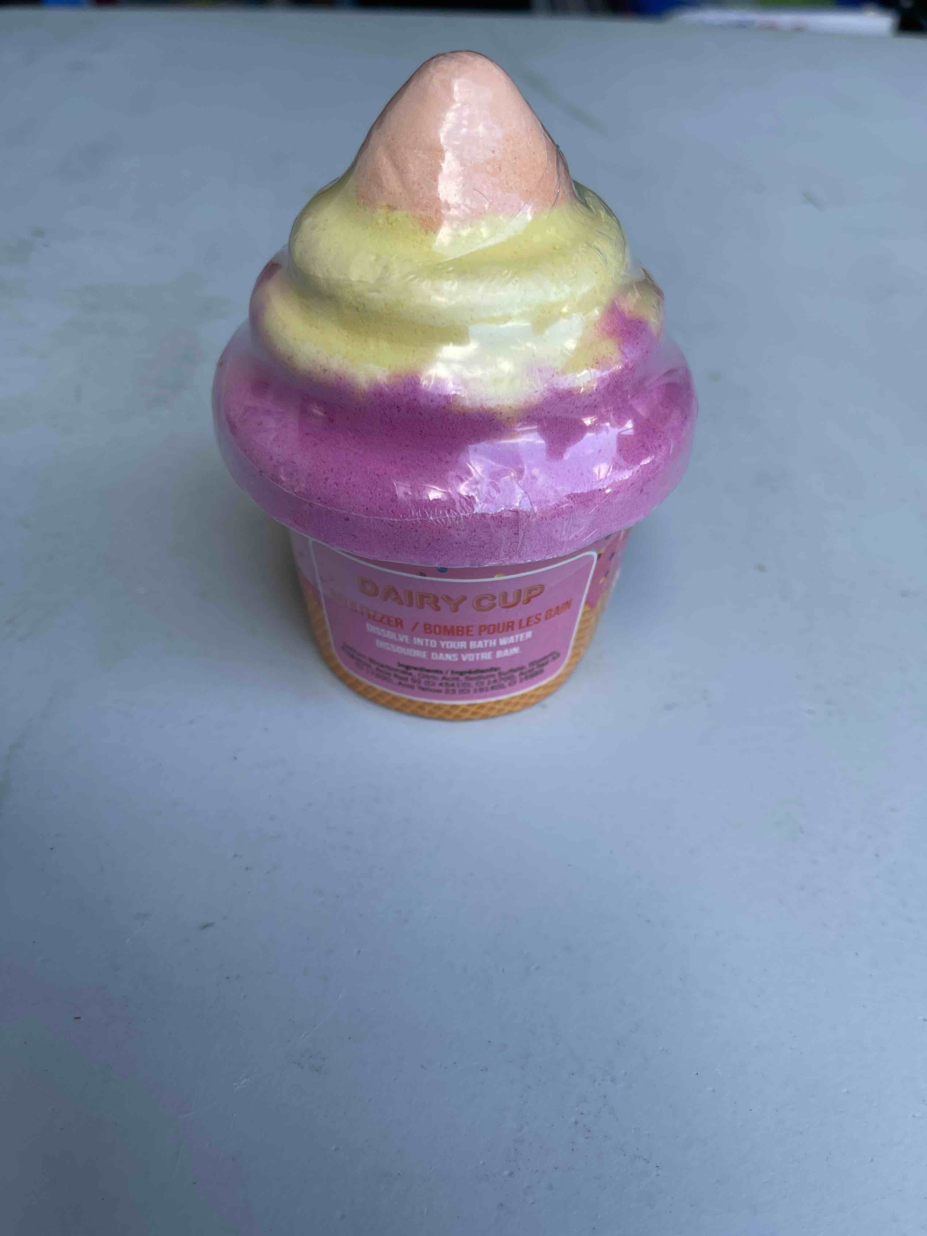 Dairy Cup Rainbow Bath Fizer 