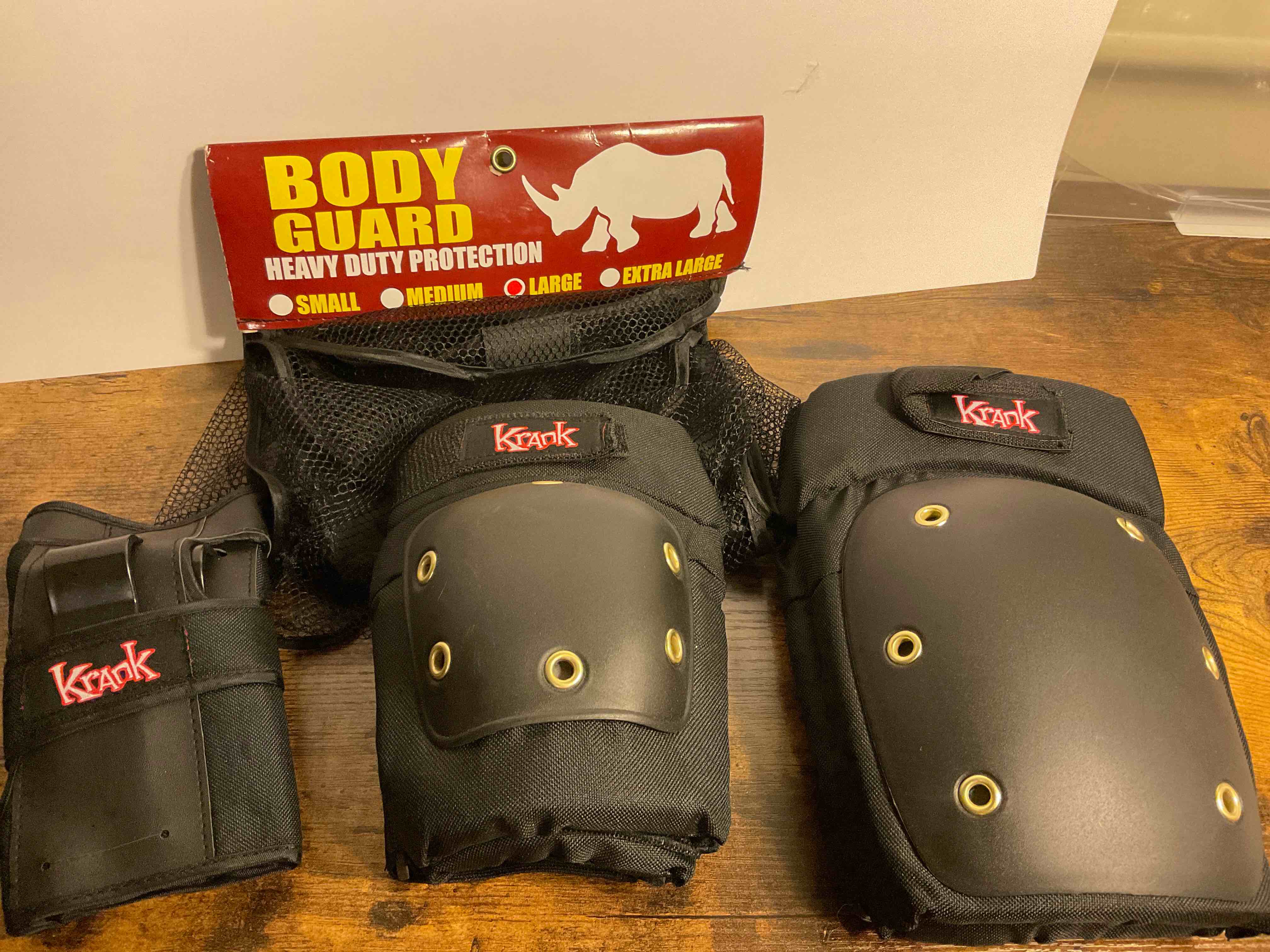 Karnak Body Guard Heavy Duty Protection Pads Set. Wrist, Elbow, Knees Large