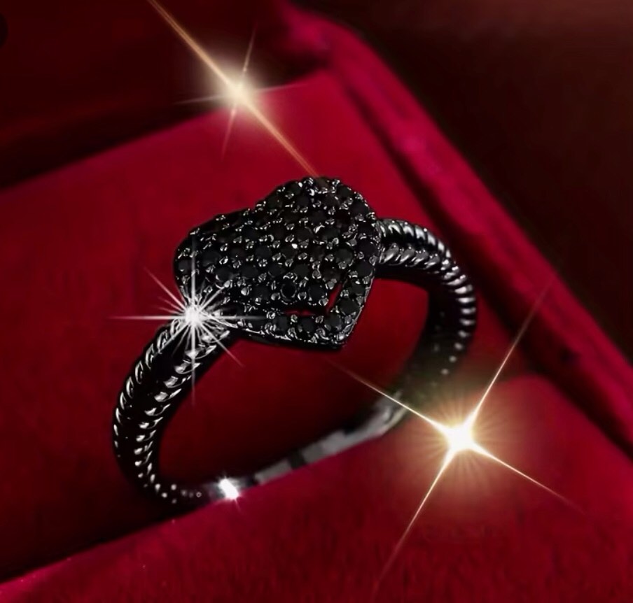 Trendy Heart-shaped Zirconia Ring With A Simple And Cool High-end Daily Versatile Style