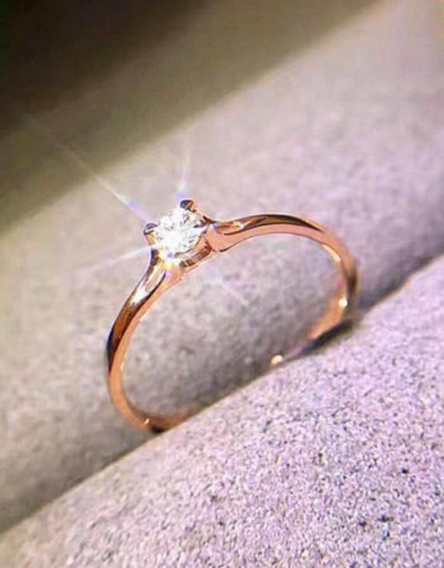 Beautiful Gold Solitaire ring (Size 8)