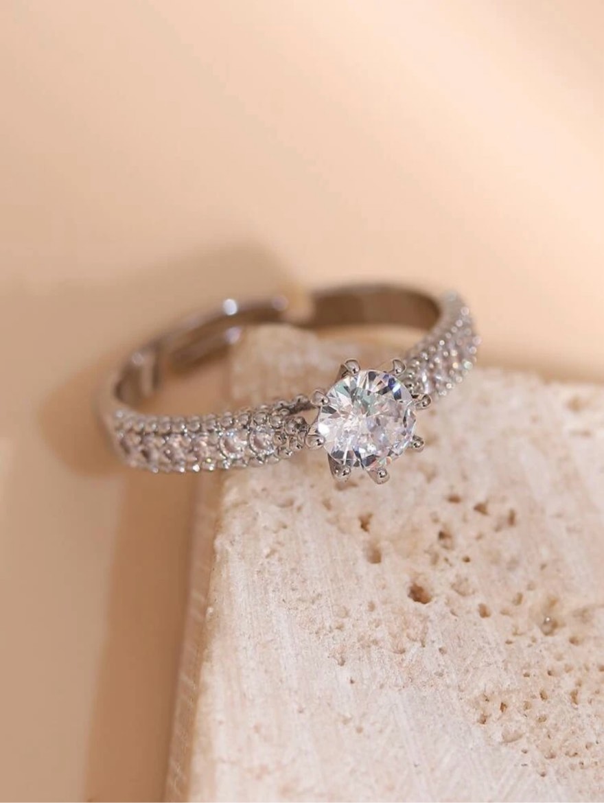 GORGEOUS SILVER RING SOLITAIRE STONE AND ENCRUSTED BAND (size 8)