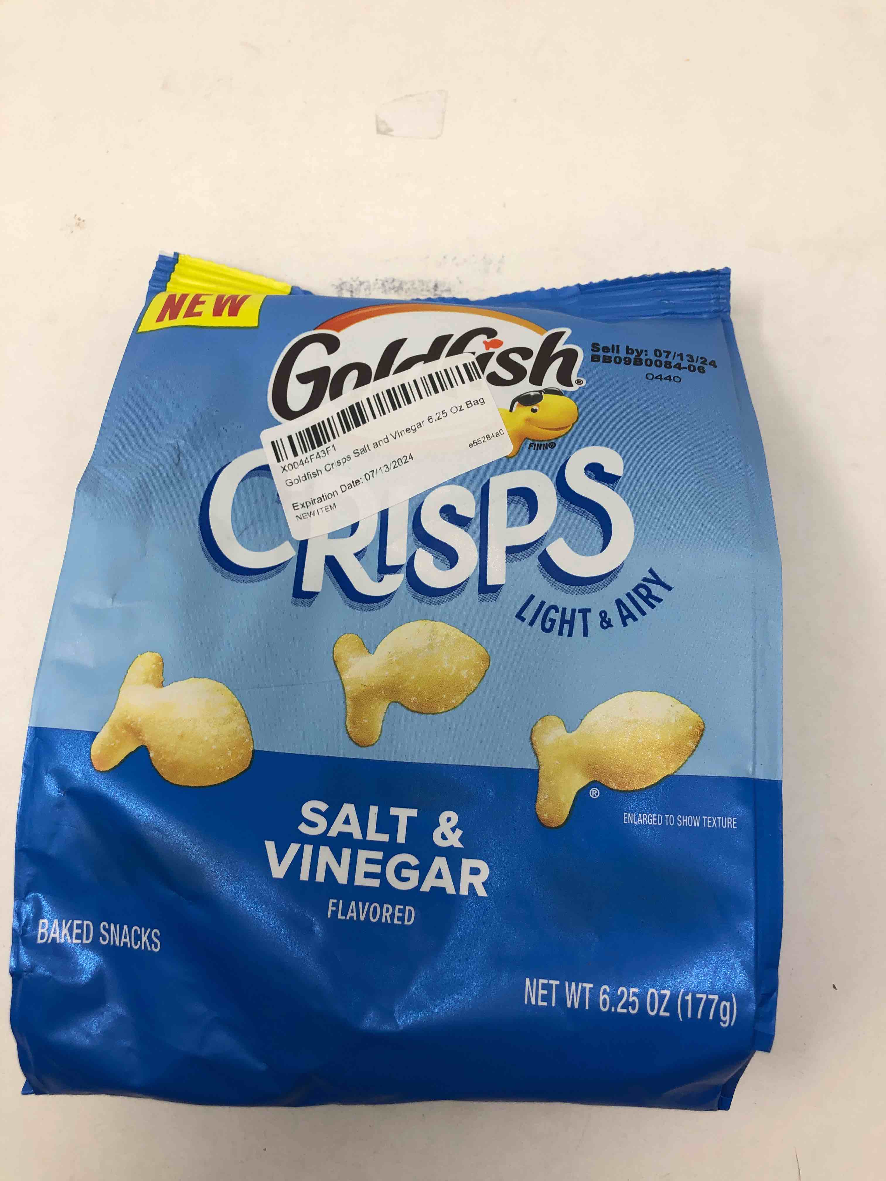 Goldfish Crisps Salt & Vinegar Flavored Baked Chip Cracker Snacks, 6.25 Oz Bag