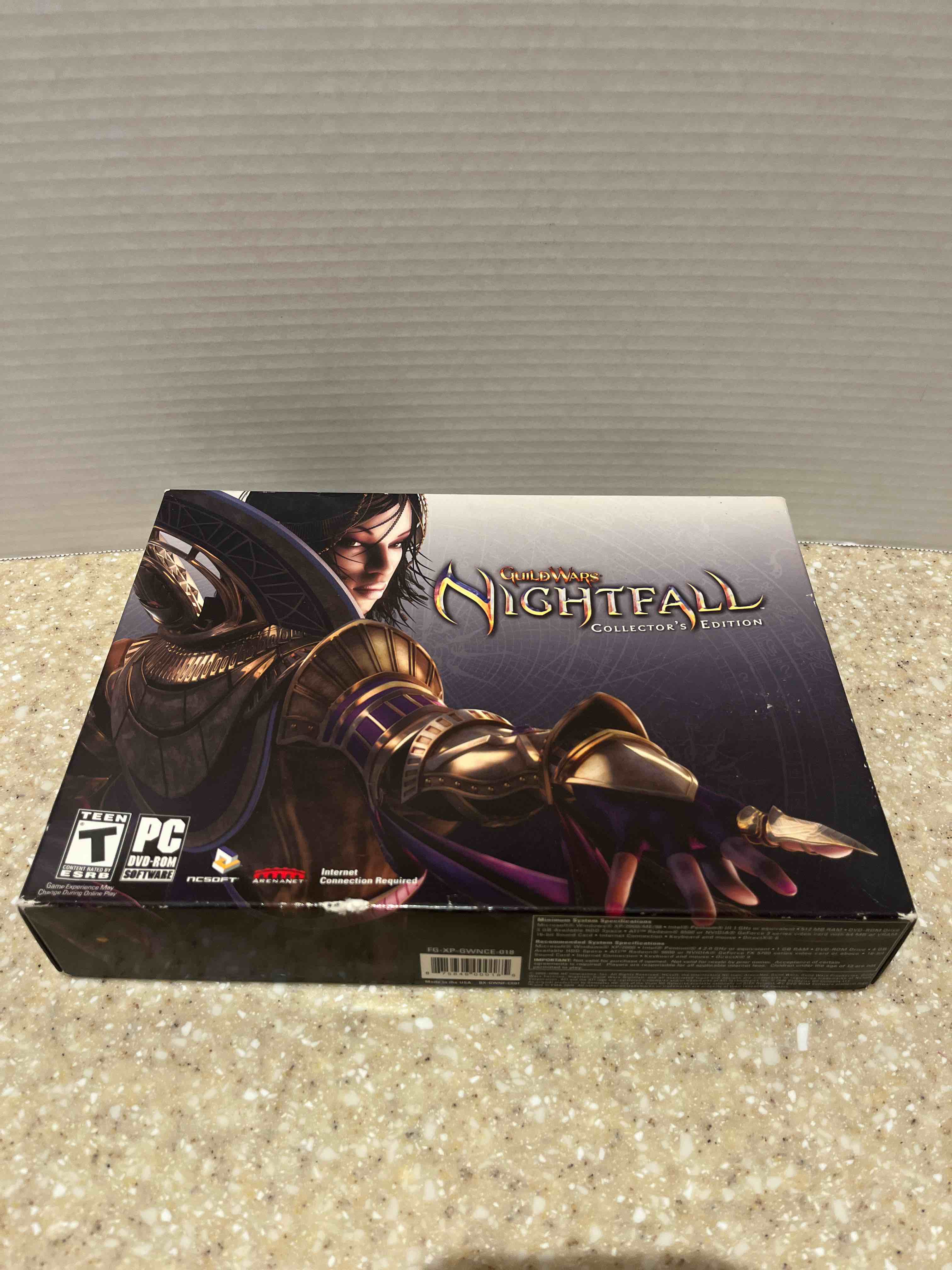 GuildWars Nightfall Collectors Edition ( missing Soundtrack CD ) Look at Photos
