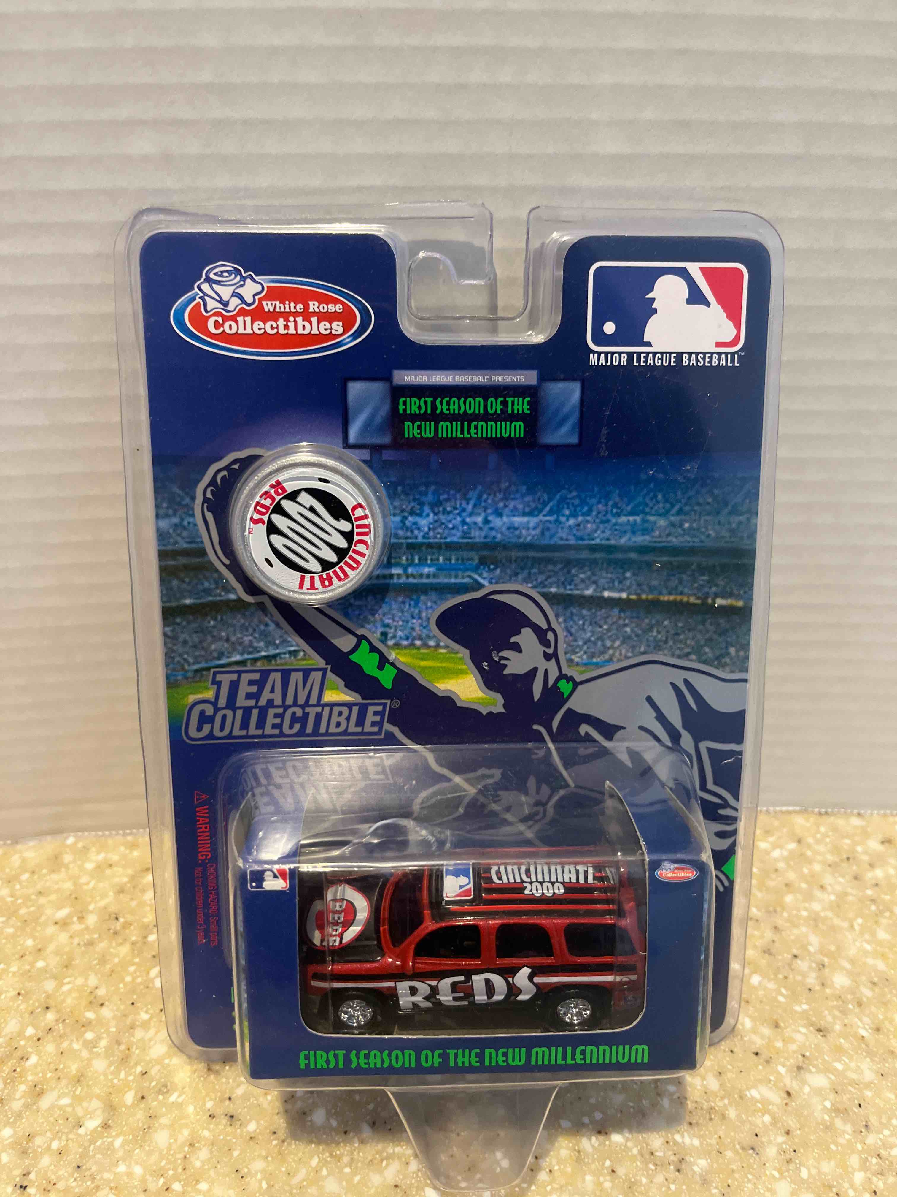 White Rose Collectibles Cincinnati Reds 2000 Sealed Team Collectible SUV 