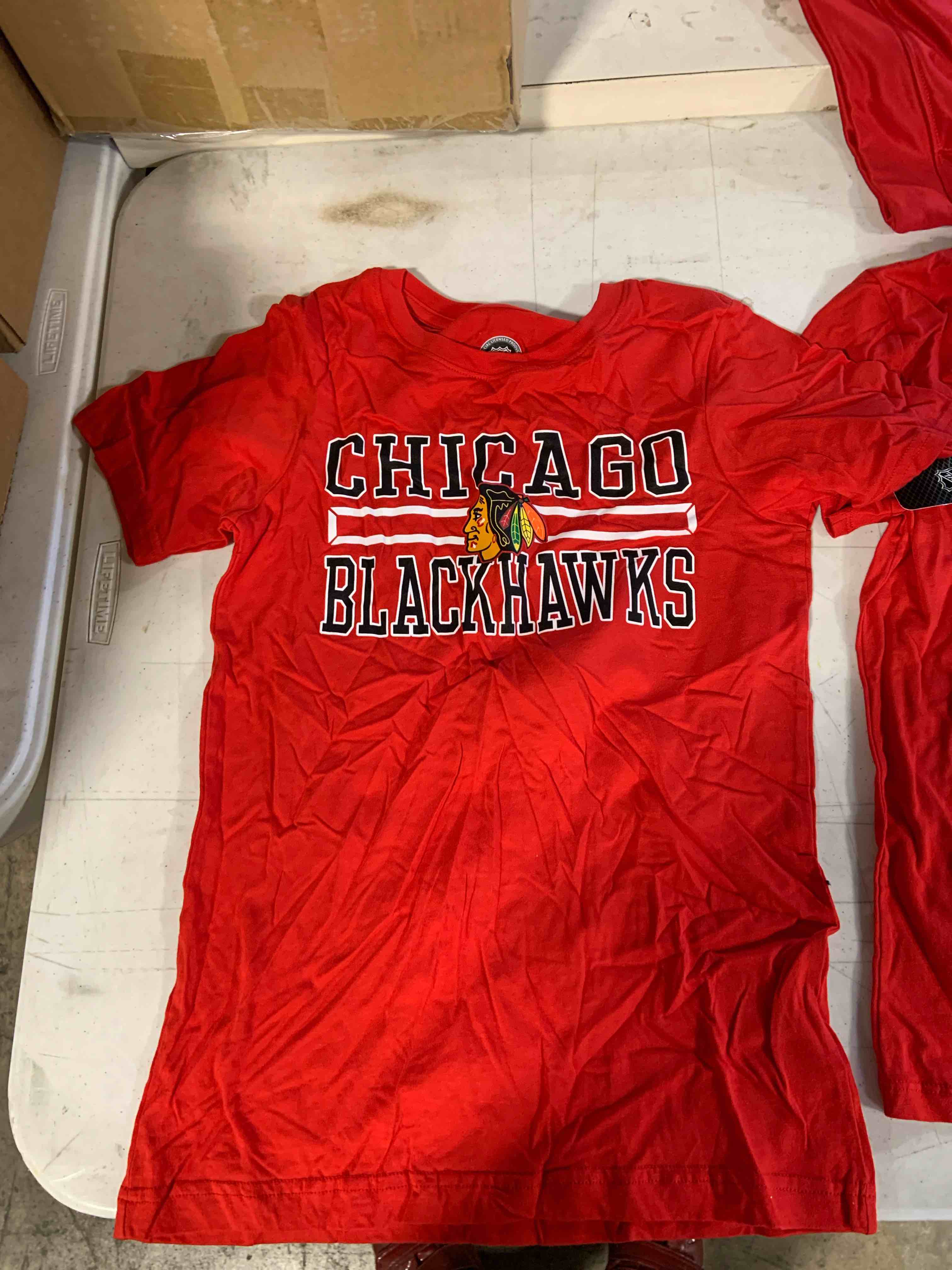 Blackhawks size Large short sleeve Tee